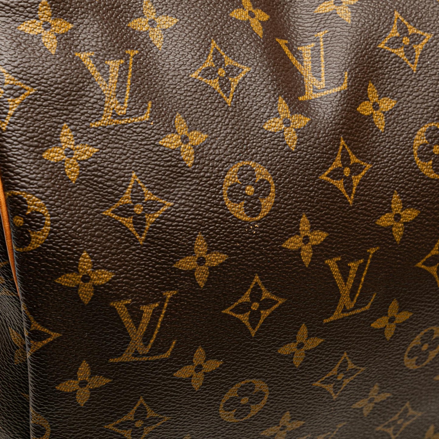 Louis Vuitton Monogram Keepall 55 (SHG-QVVuLC)