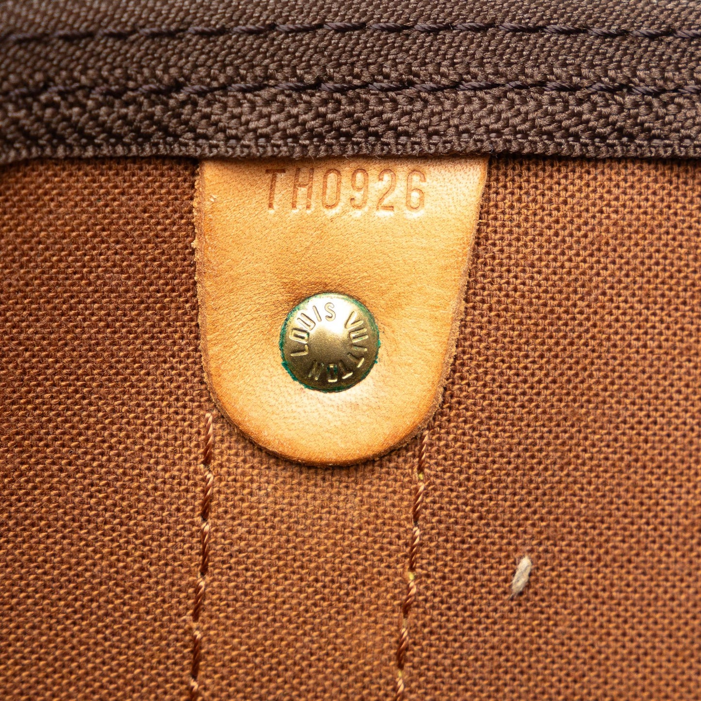 Louis Vuitton Monogram Keepall 60 (SHG-BExxrj)