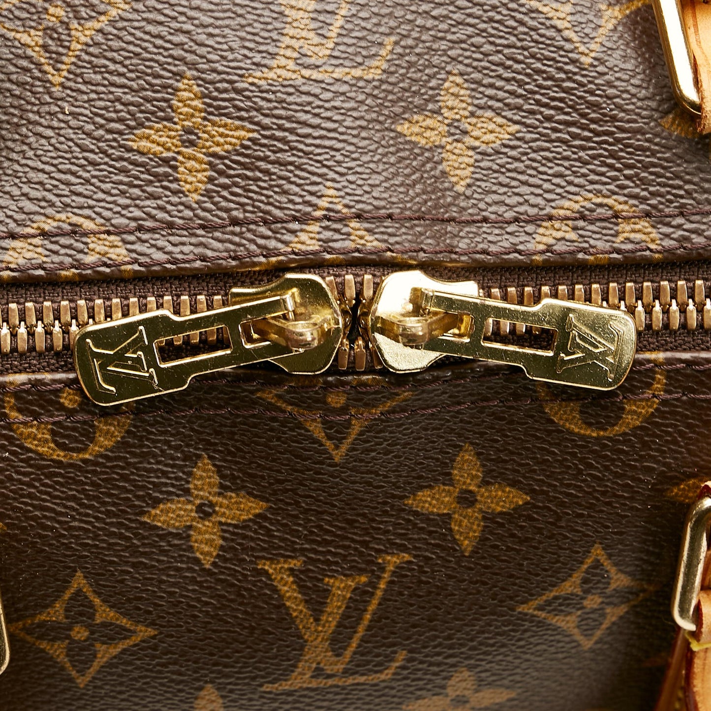 Louis Vuitton Monogram Keepall Bandouliere 55 (SHG-SSGB8q)