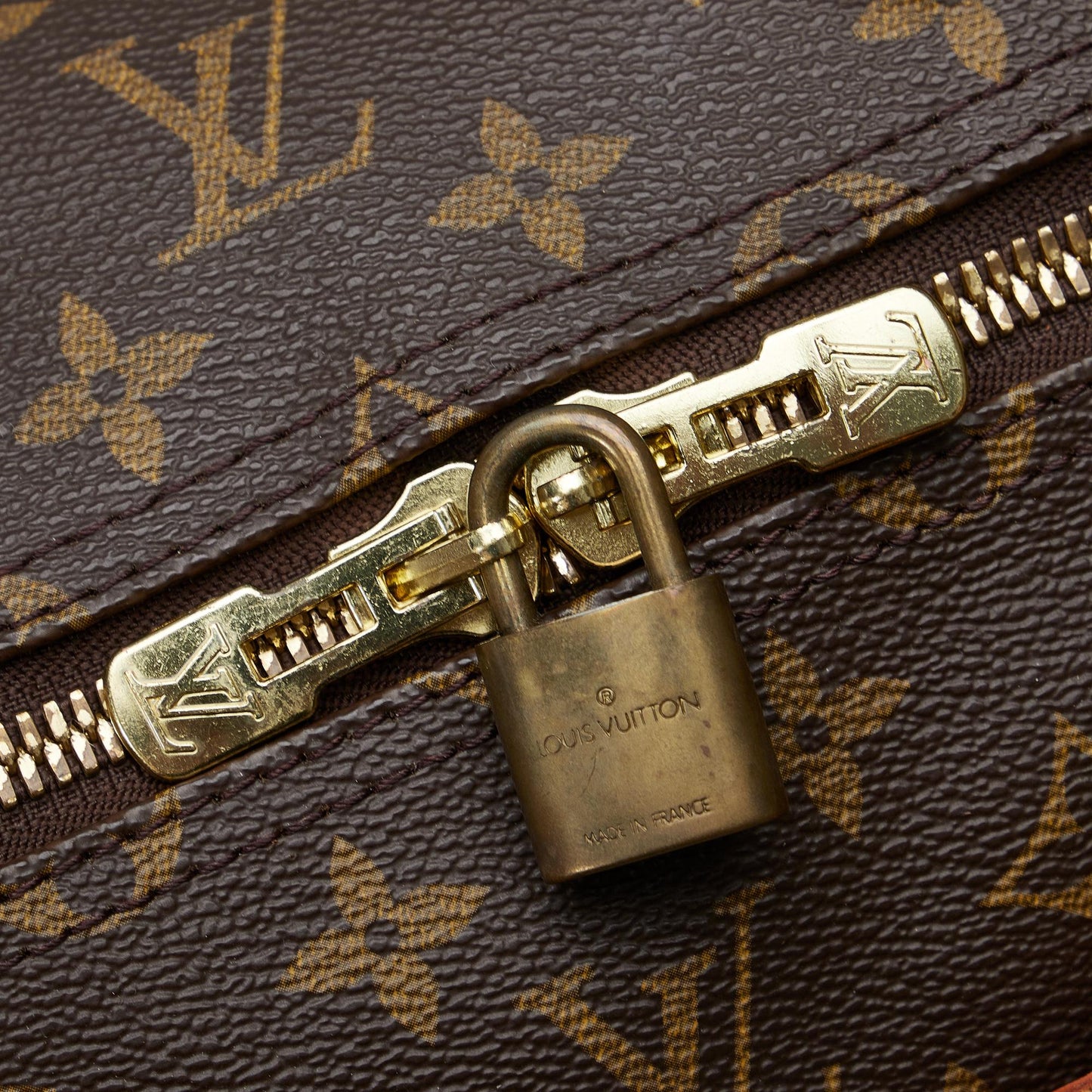Louis Vuitton Monogram Keepall Bandouliere 55 (SHG-KBTq2a)