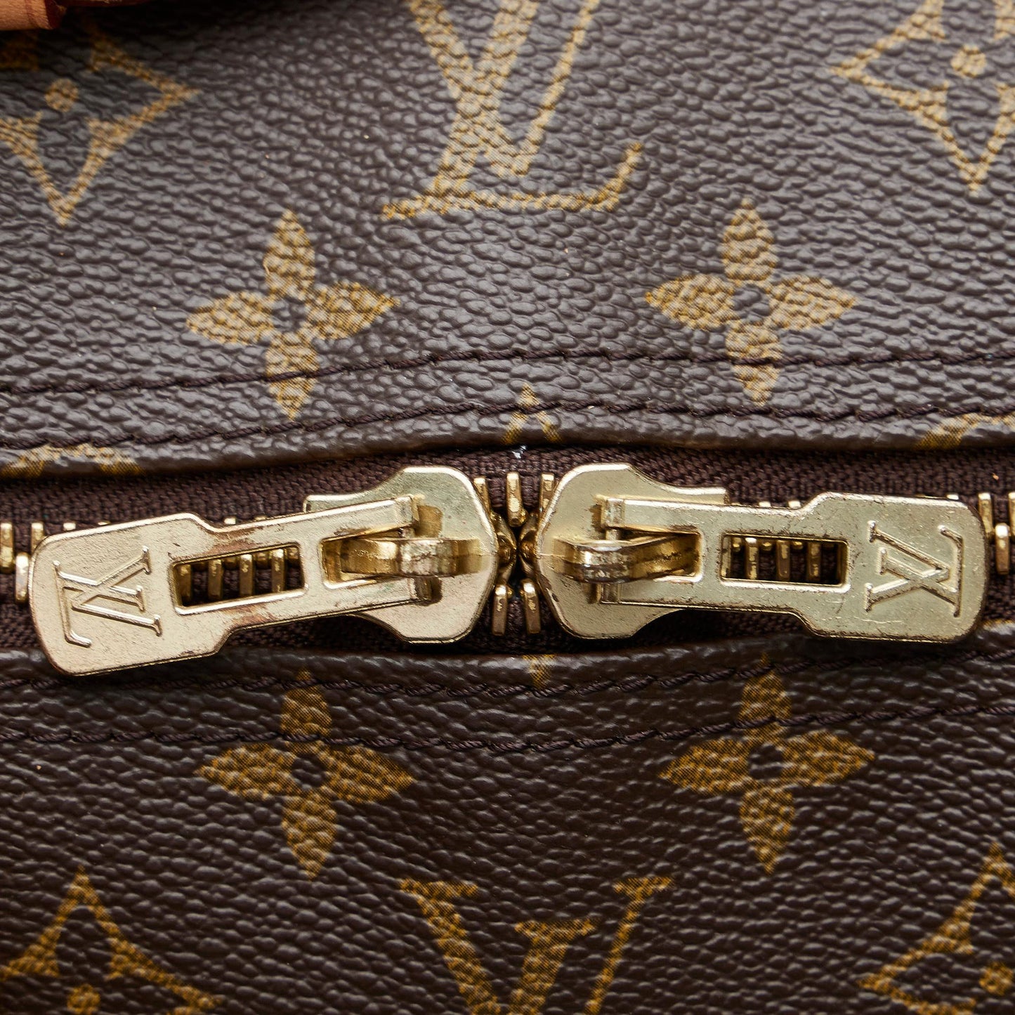 Louis Vuitton Monogram Keepall Bandouliere 55 (SHG-1GvtoF)