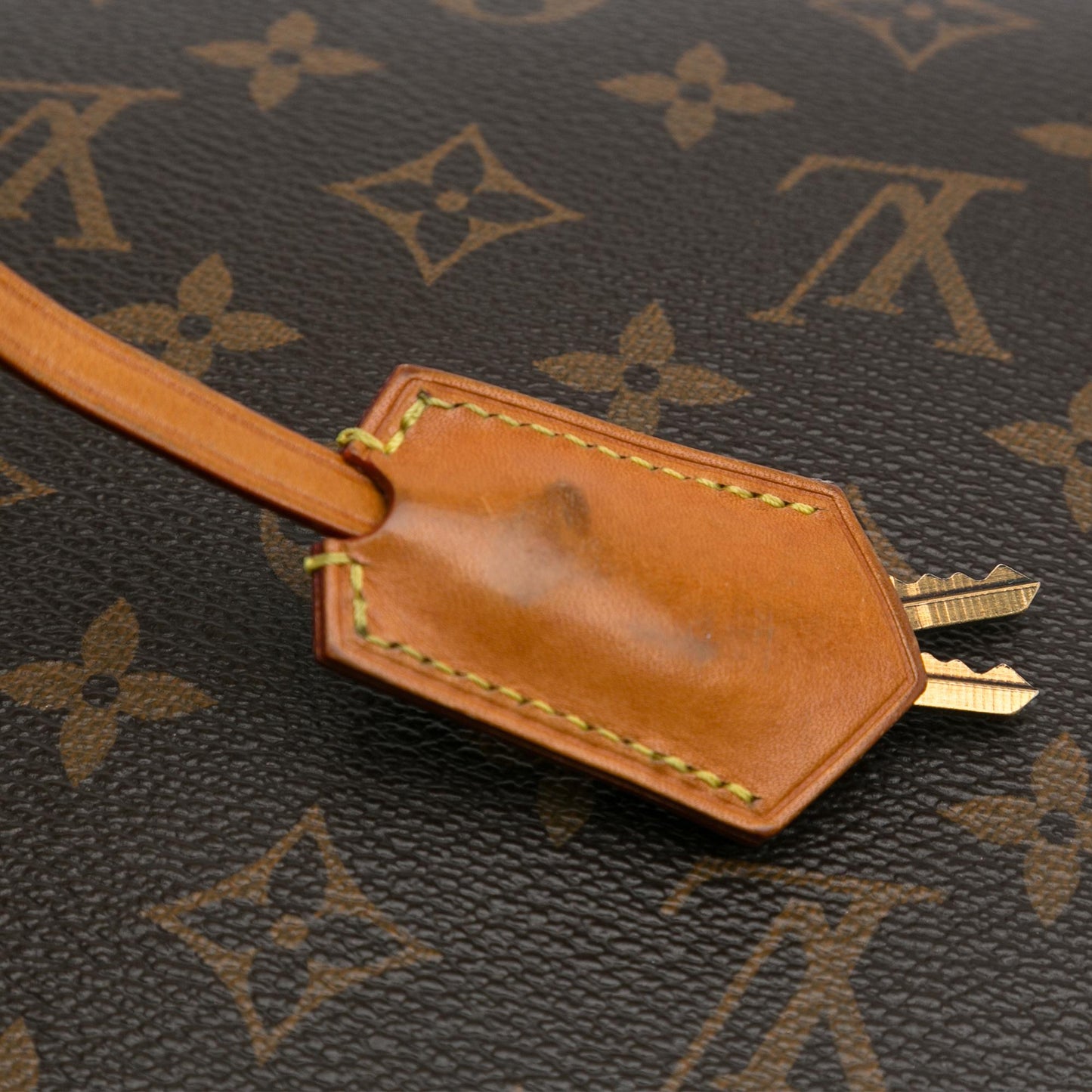 Louis Vuitton Monogram Lockit Chain MM (SHG-jK4Qs3)