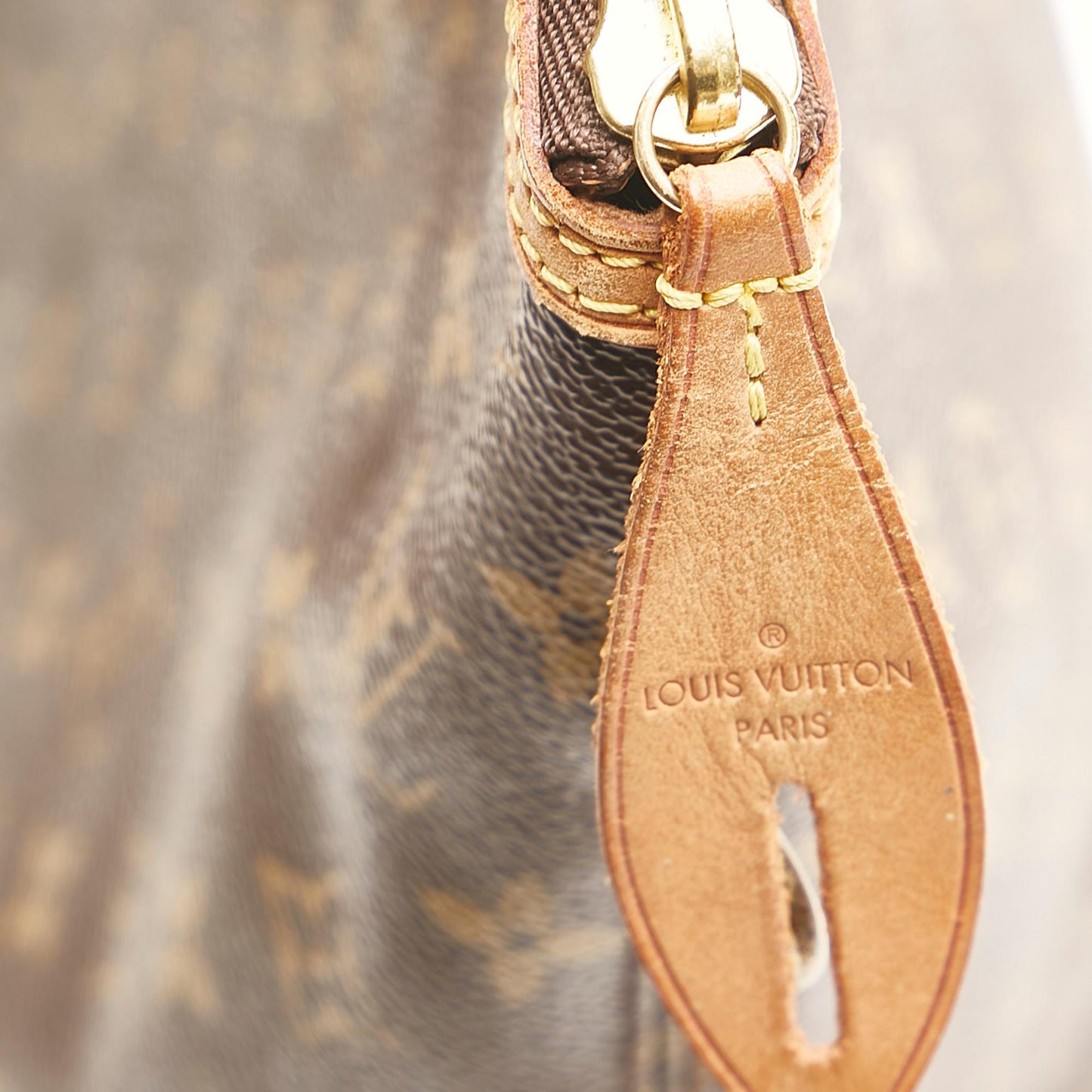 Louis Vuitton Monogram Lockit Vertical (SHG-35871)