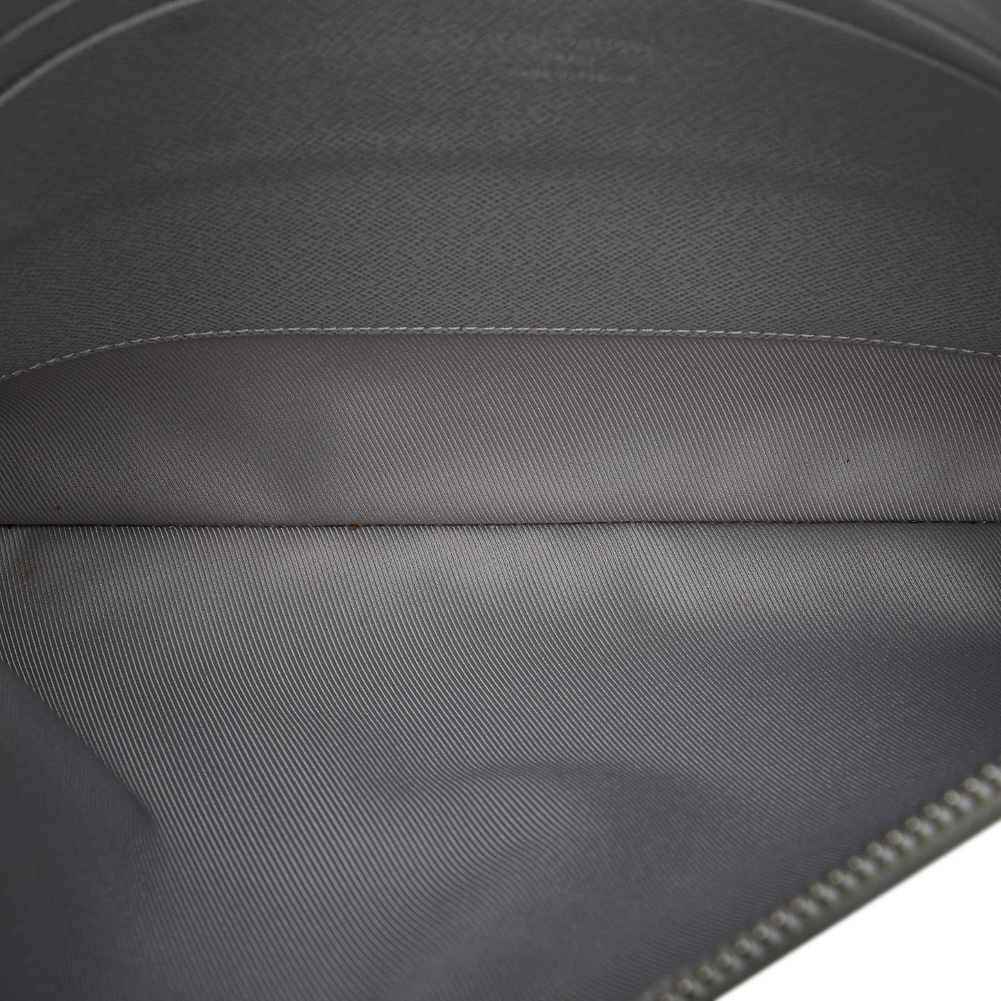 Louis Vuitton Monogram Logo Story Pochette GM (SHG-XvrX2J)