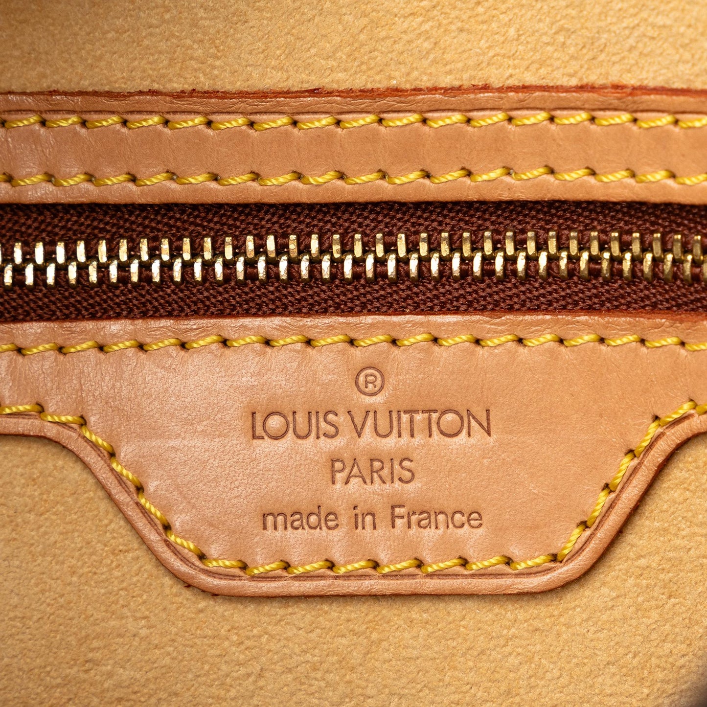 Louis Vuitton Monogram Looping GM (SHG-jFP4xm)
