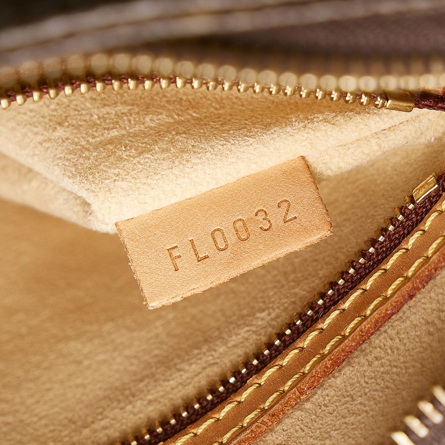 Louis Vuitton Monogram Looping MM (SHG-34402)