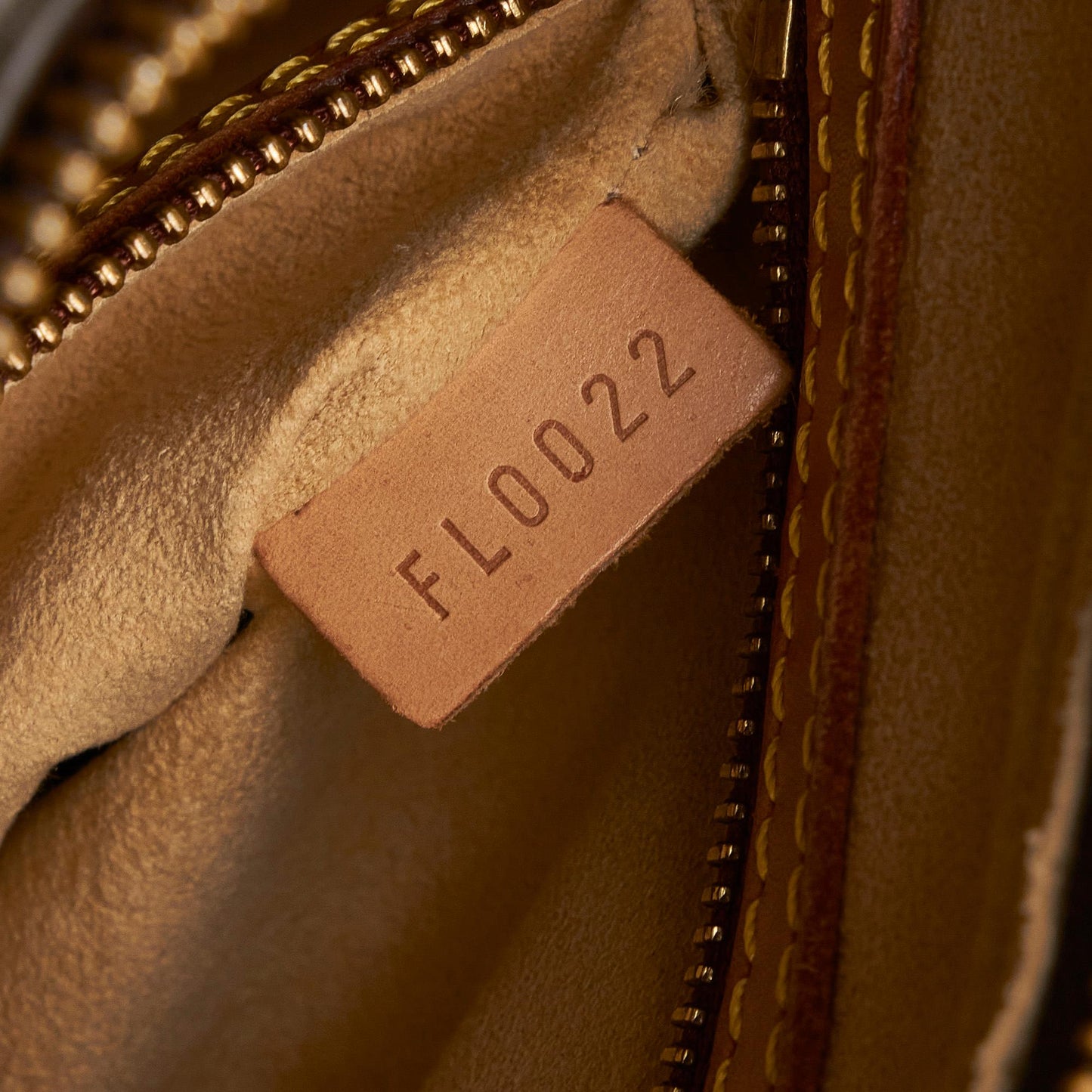 Louis Vuitton Monogram Looping MM (SHG-B9NyUv)
