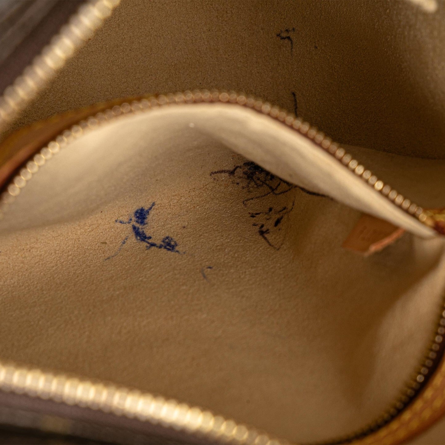 Louis Vuitton Monogram Looping MM (SHG-LmRlpt)