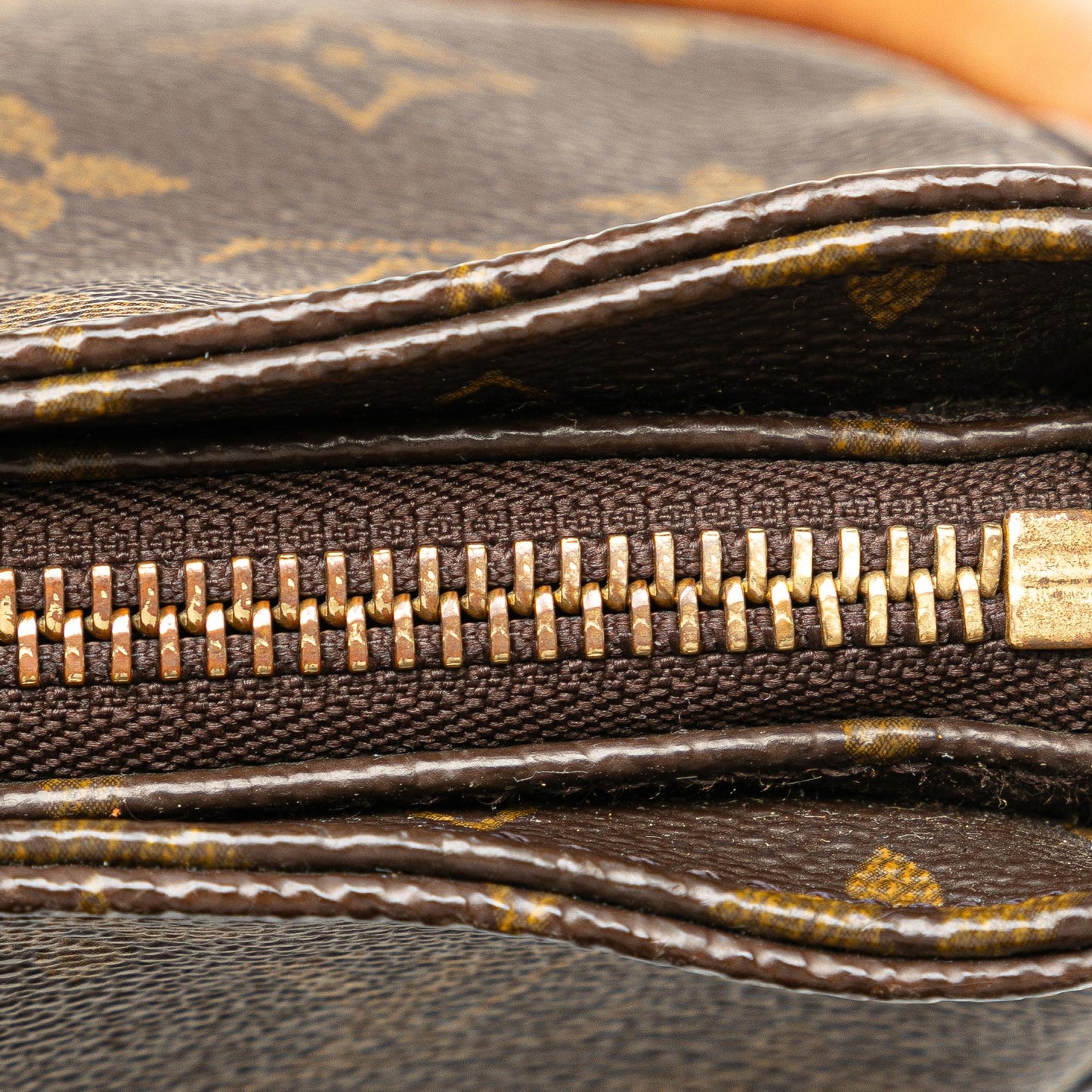 Louis Vuitton Monogram Looping MM (SHG-jEKuOi)