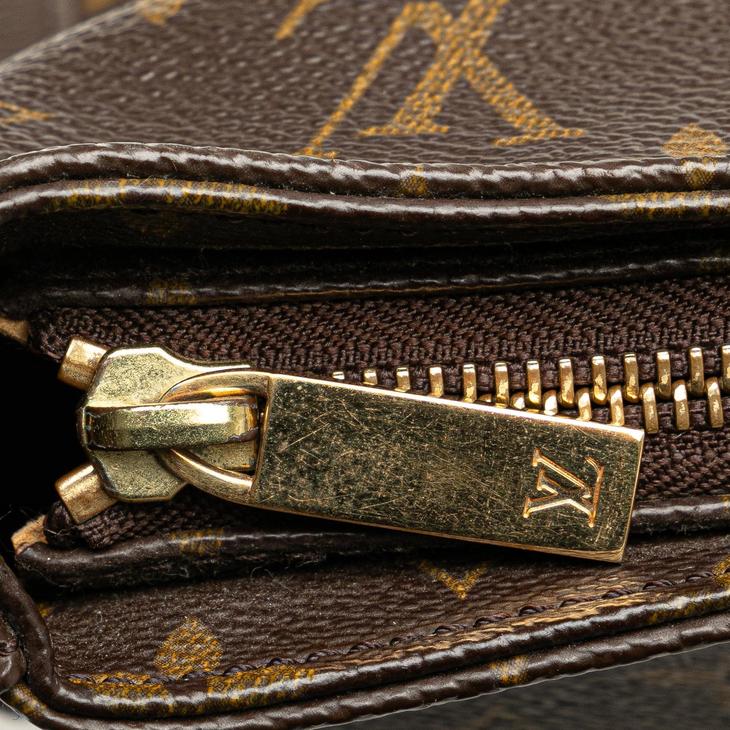 Louis Vuitton Monogram Looping MM