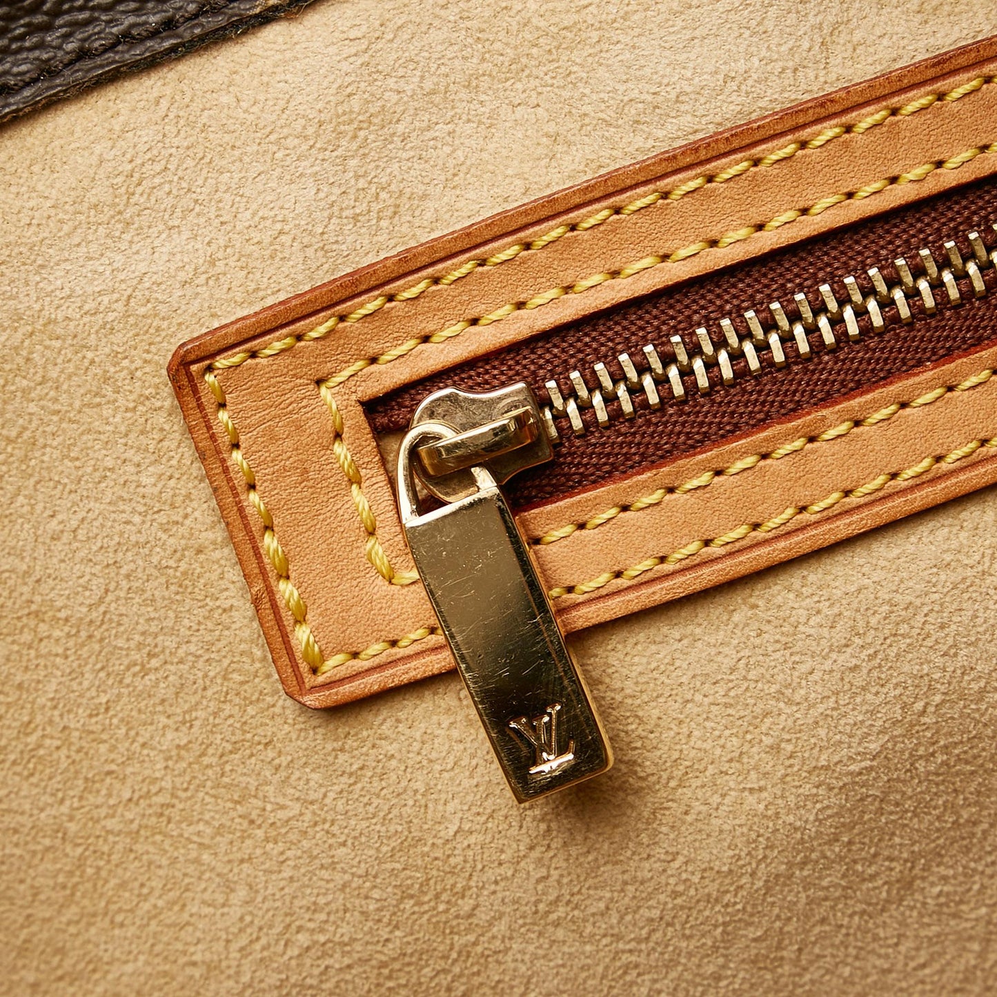 Louis Vuitton Monogram Luco (SHG-37465)