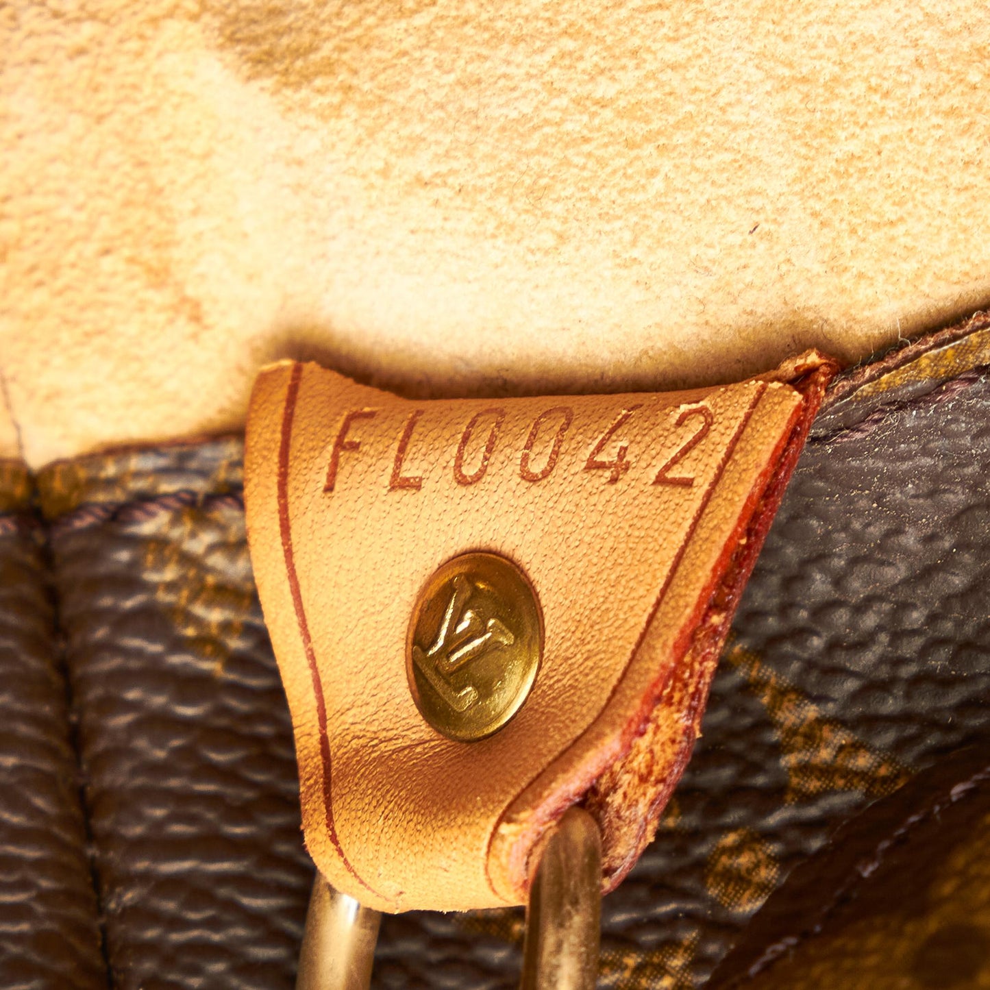 Louis Vuitton Monogram Luco (SHG-Kd7gn5)