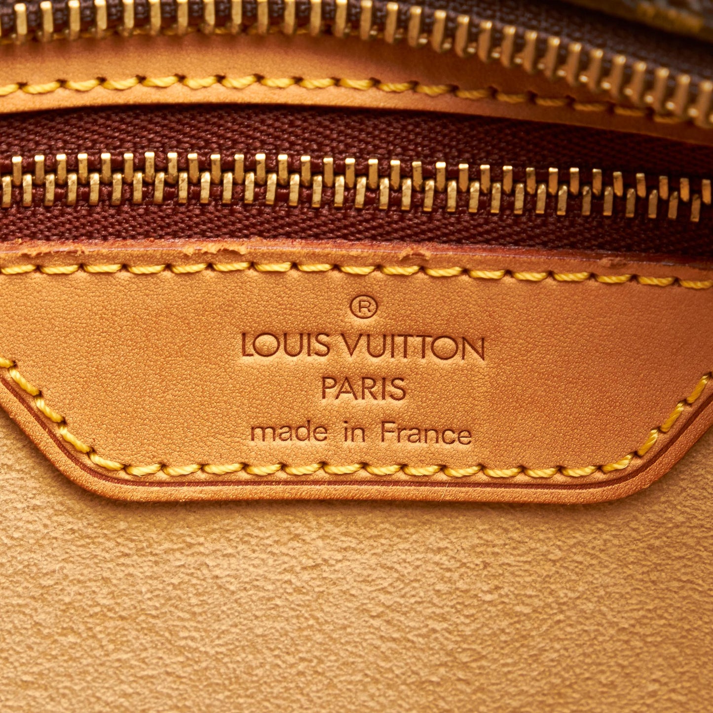 Louis Vuitton Monogram Luco (SHG-Kd7gn5)