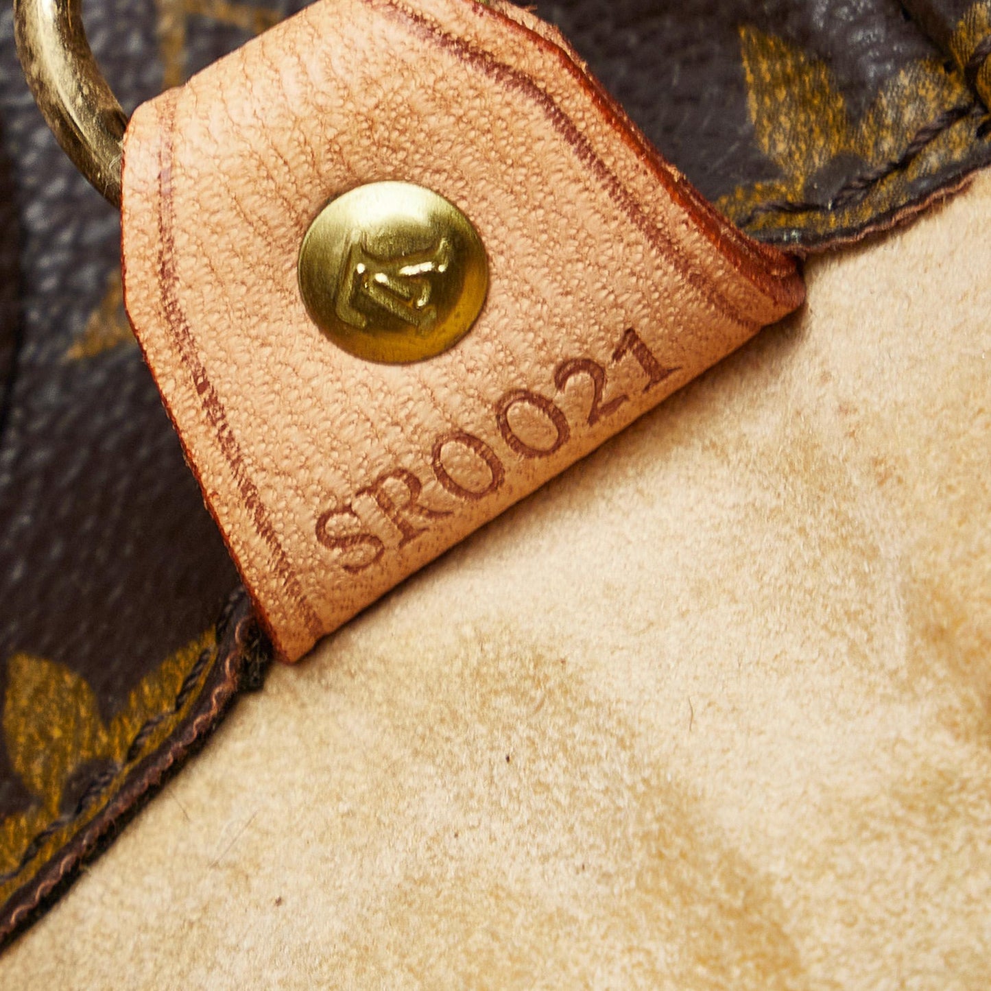 Louis Vuitton Monogram Luco (SHG-Hee5bx)