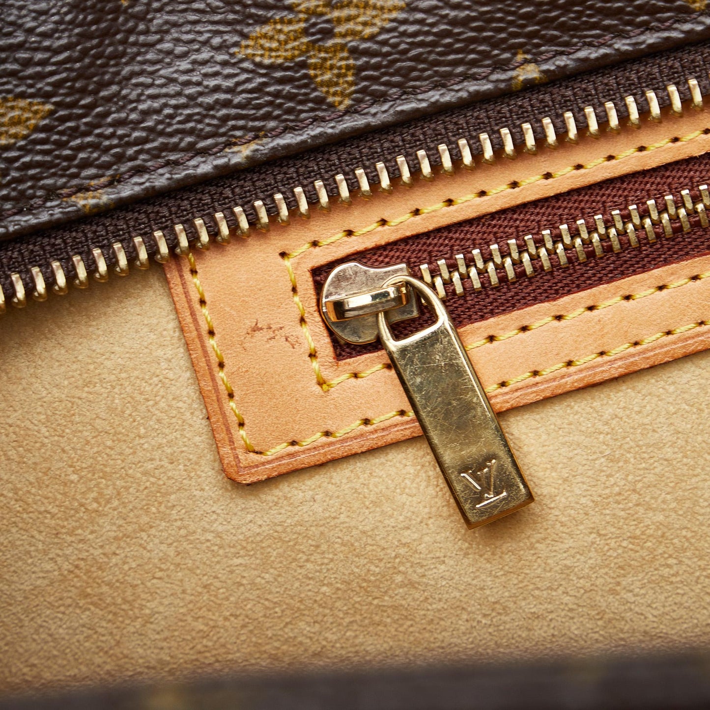 Louis Vuitton Monogram Luco (SHG-Hee5bx)