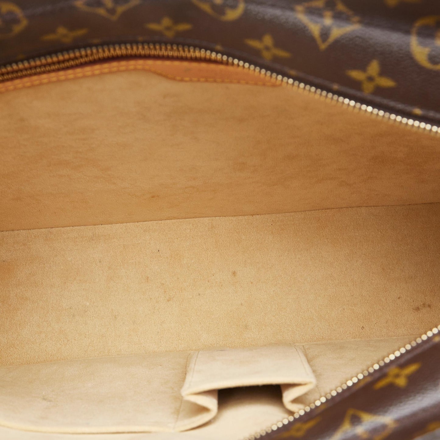 Louis Vuitton Monogram Luco (SHG-Hee5bx)