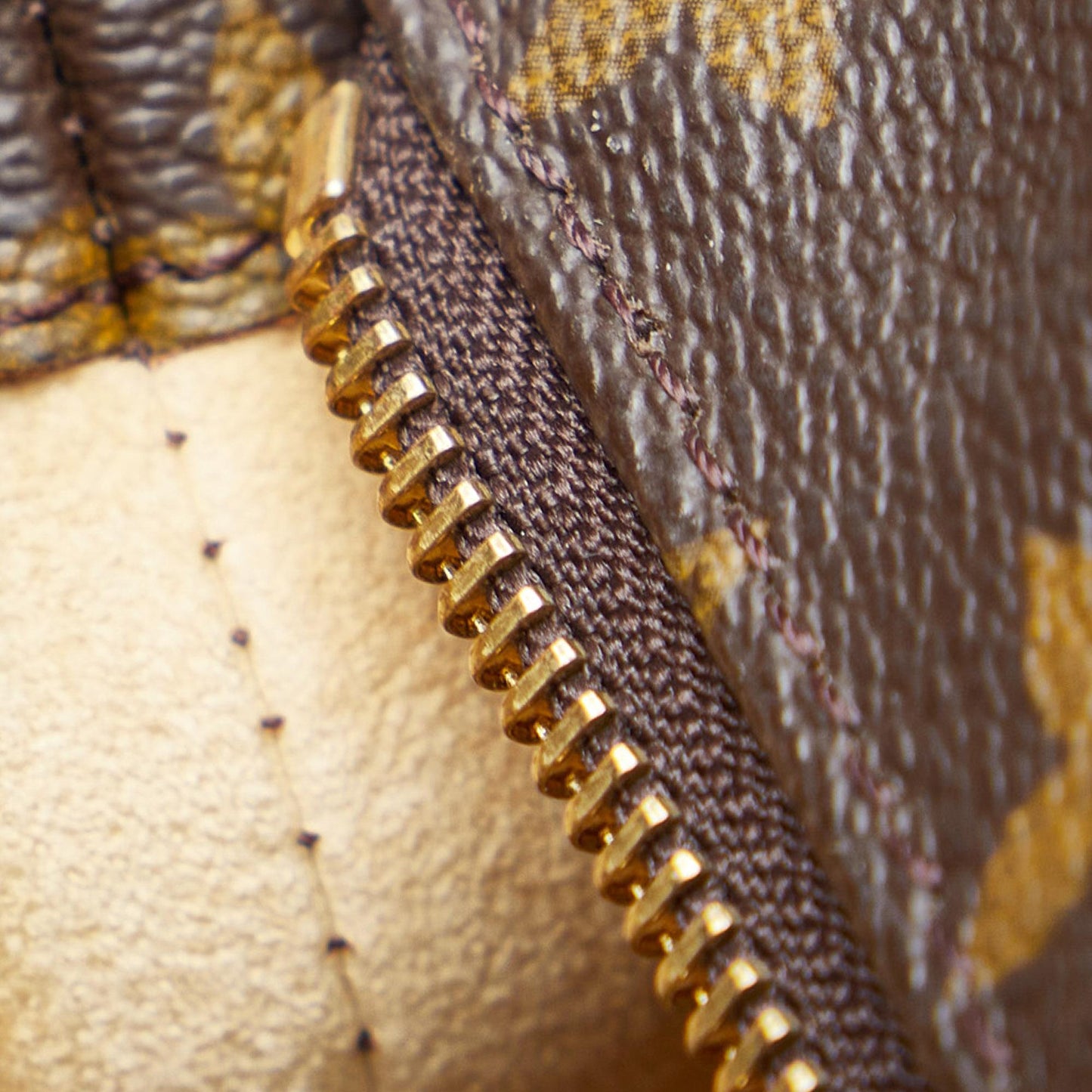Louis Vuitton Monogram Luco (SHG-QYpc02)