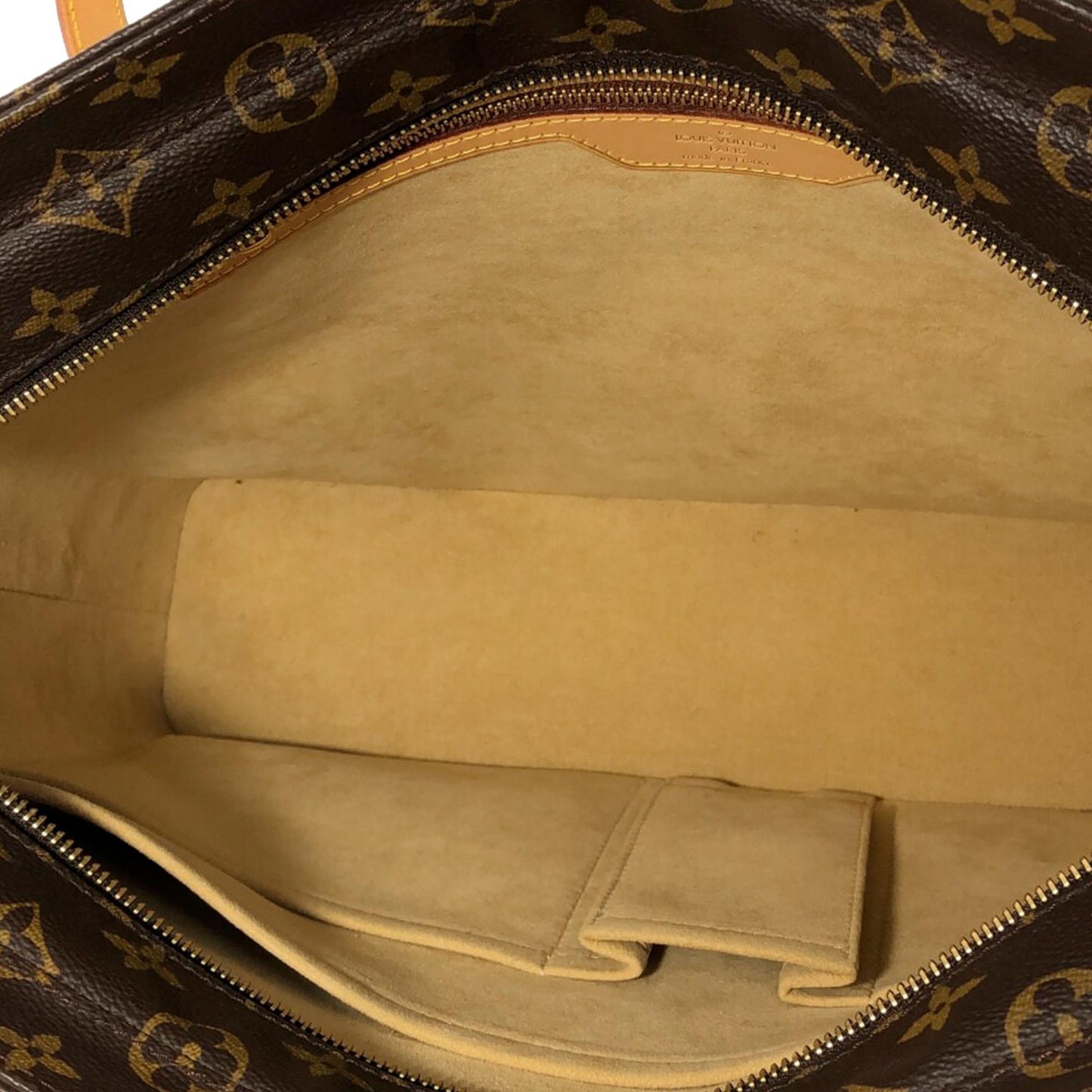 Louis Vuitton Monogram Luco (SHG-RkWES4)