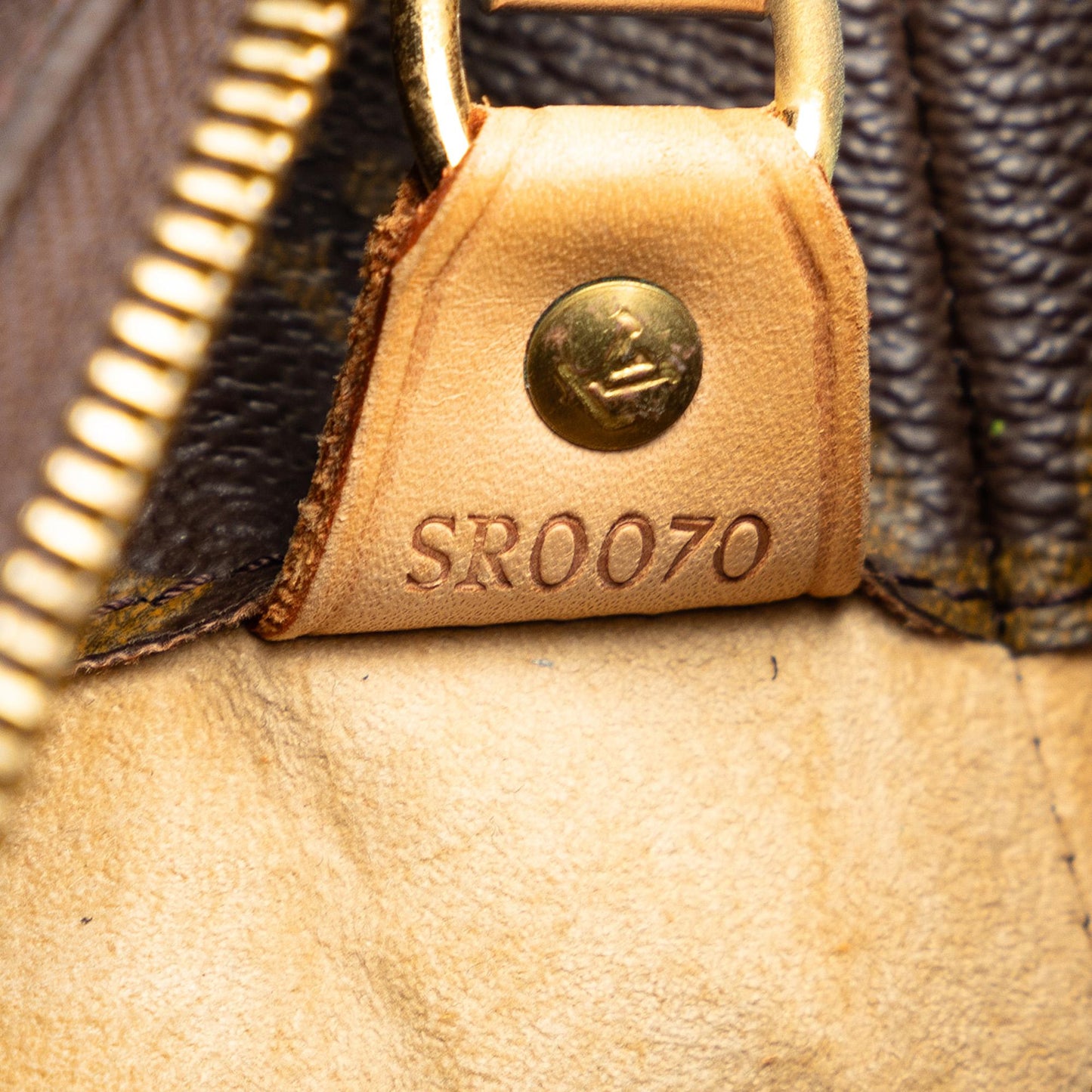 Louis Vuitton Monogram Luco (SHG-JOqV8k)