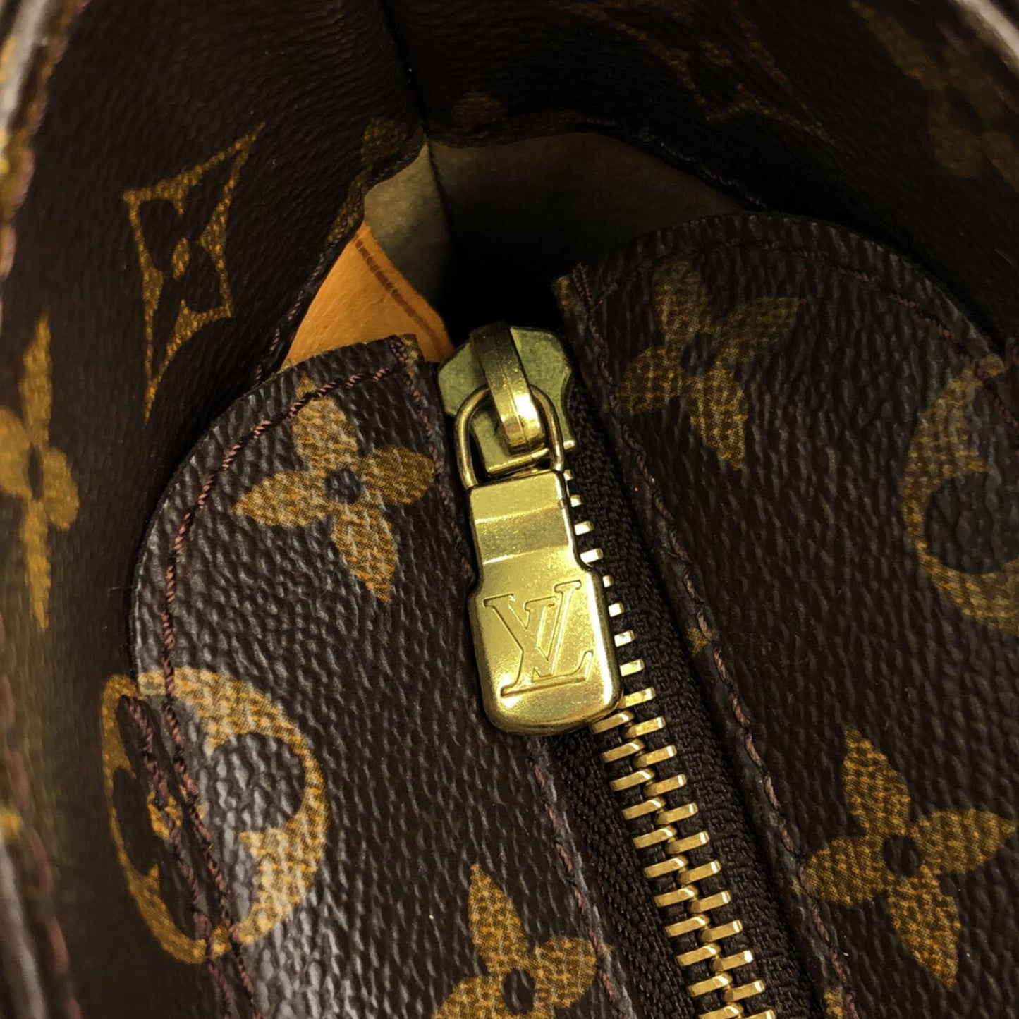 Louis Vuitton Monogram Luco (SHG-Pj7gTa)