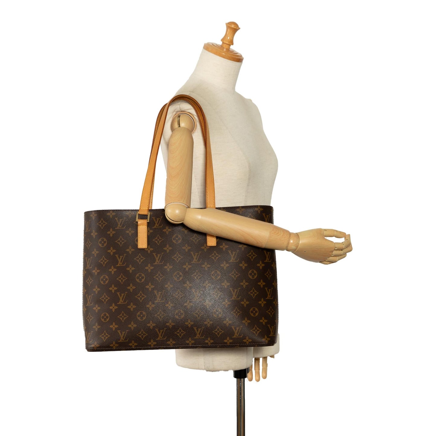 Louis Vuitton Monogram Luco (SHG-AOerMm)