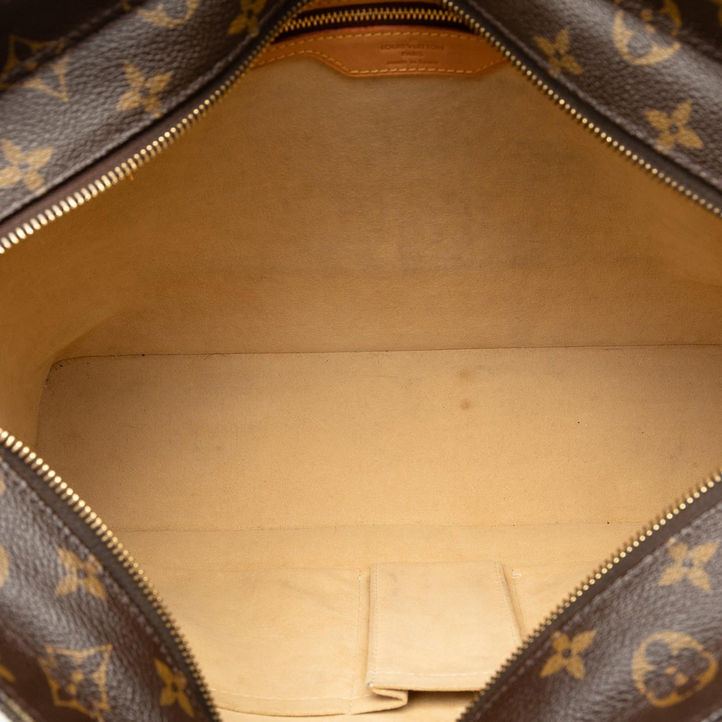 Louis Vuitton Monogram Luco (SHG-MU6DUf)