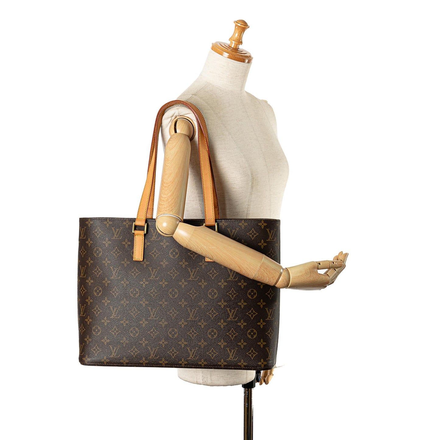 Louis Vuitton Monogram Luco (SHG-PLKGQK)