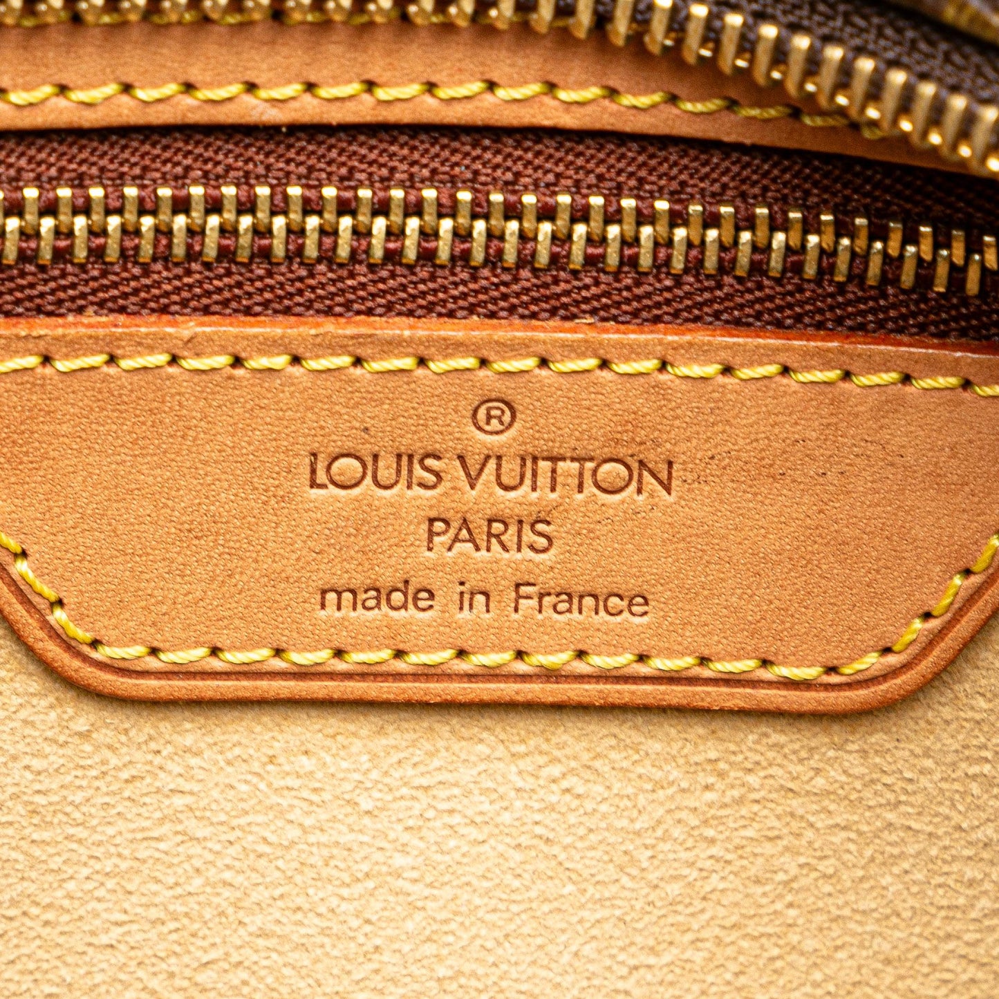 Louis Vuitton Monogram Luco (SHG-lBguHX)