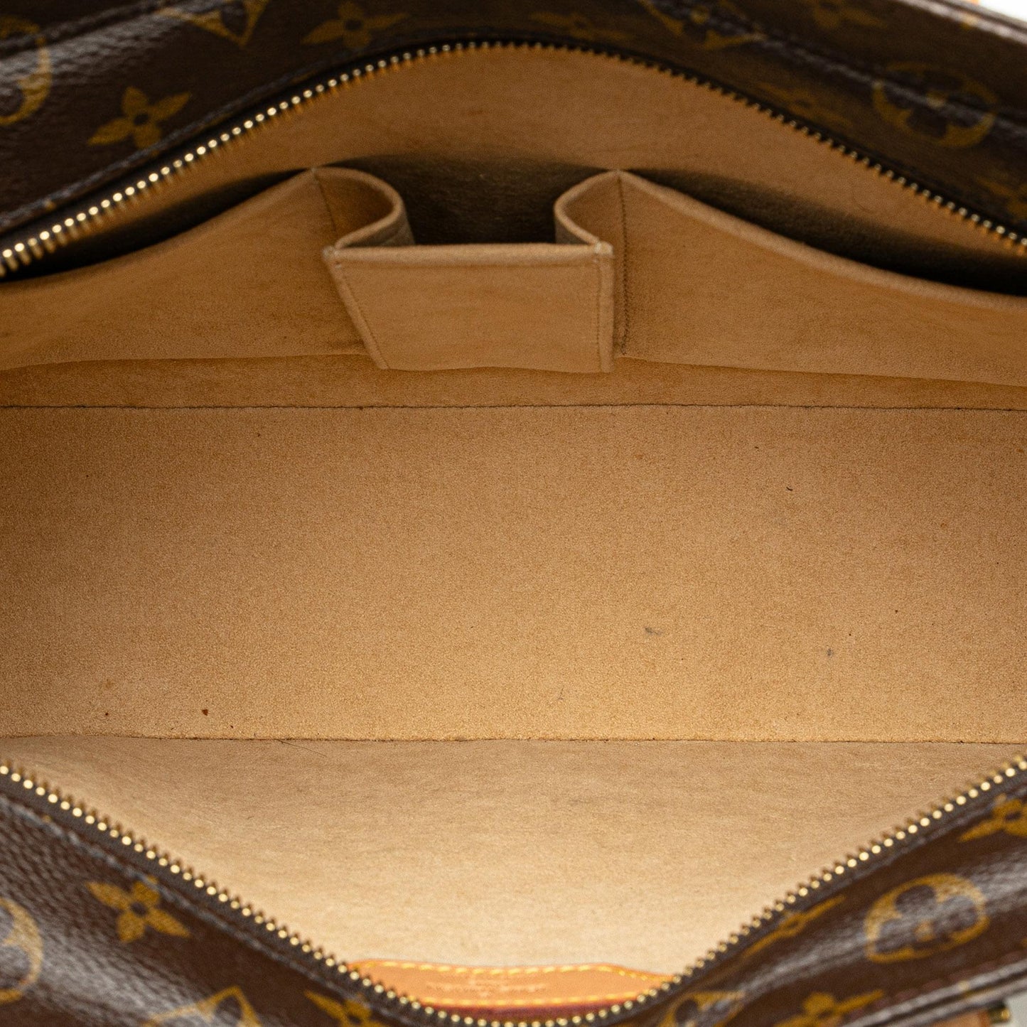 Louis Vuitton Monogram Luco (SHG-GUwQoH)