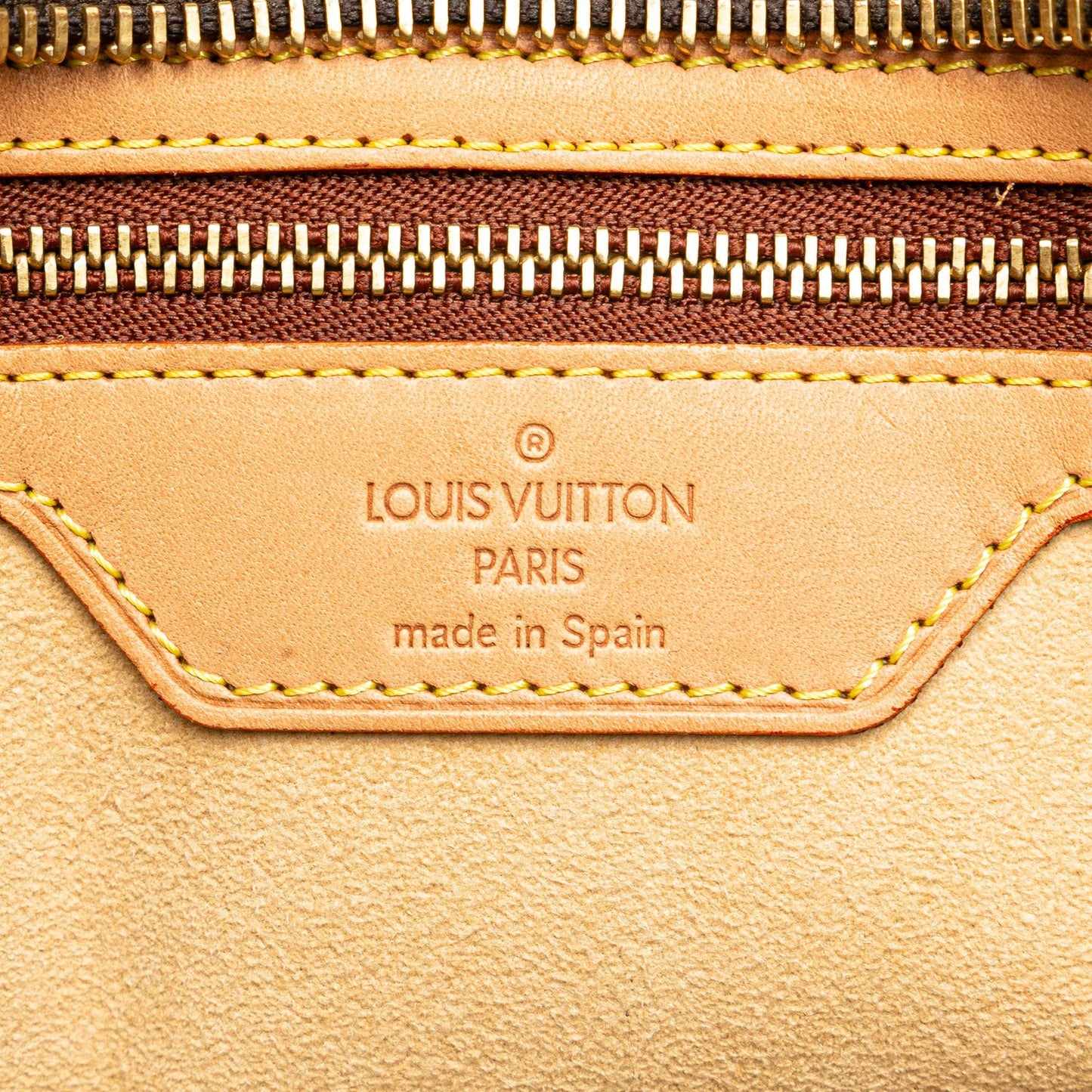 Louis Vuitton Monogram Luco (SHG-GUwQoH)