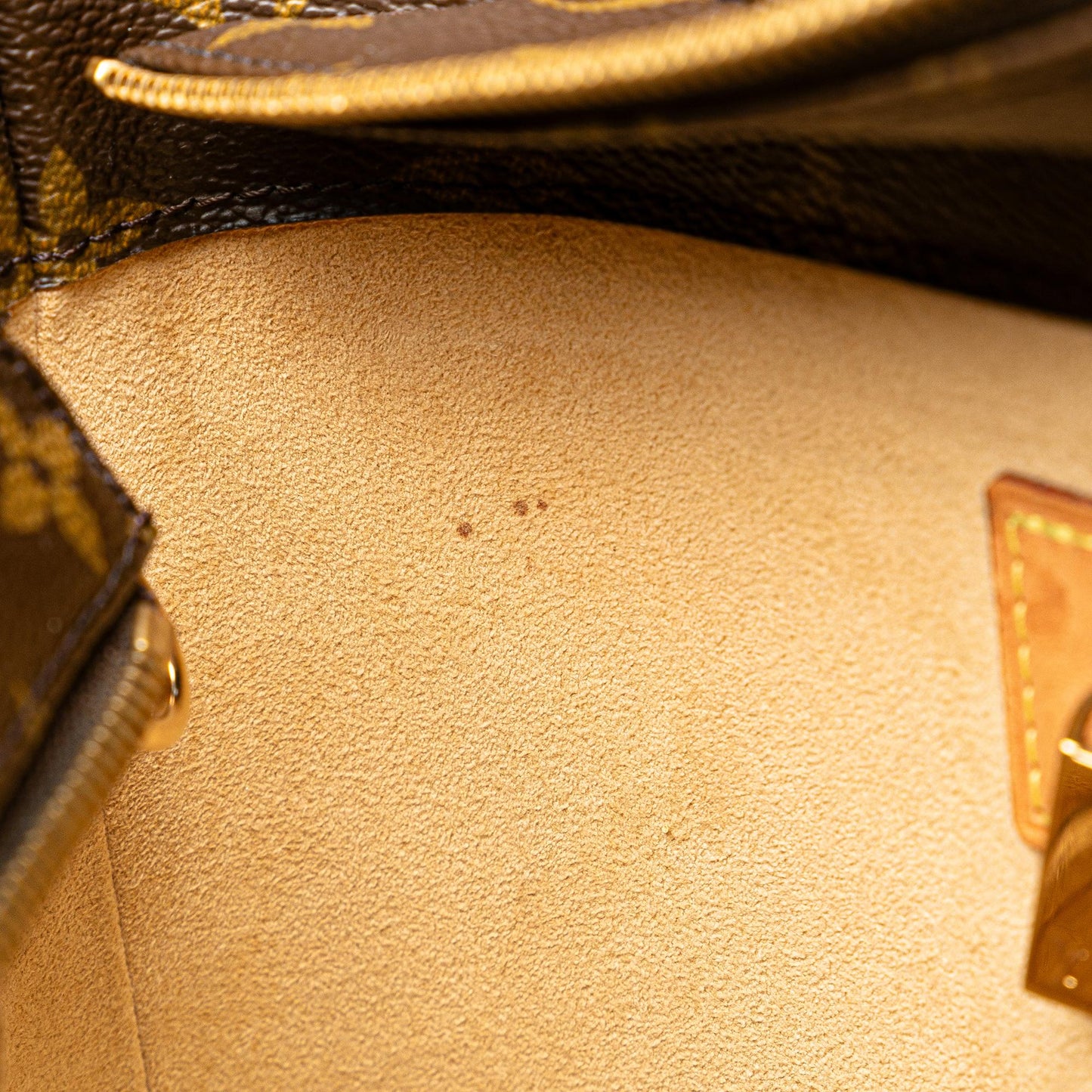 Louis Vuitton Monogram Luco (SHG-sl7LKG)