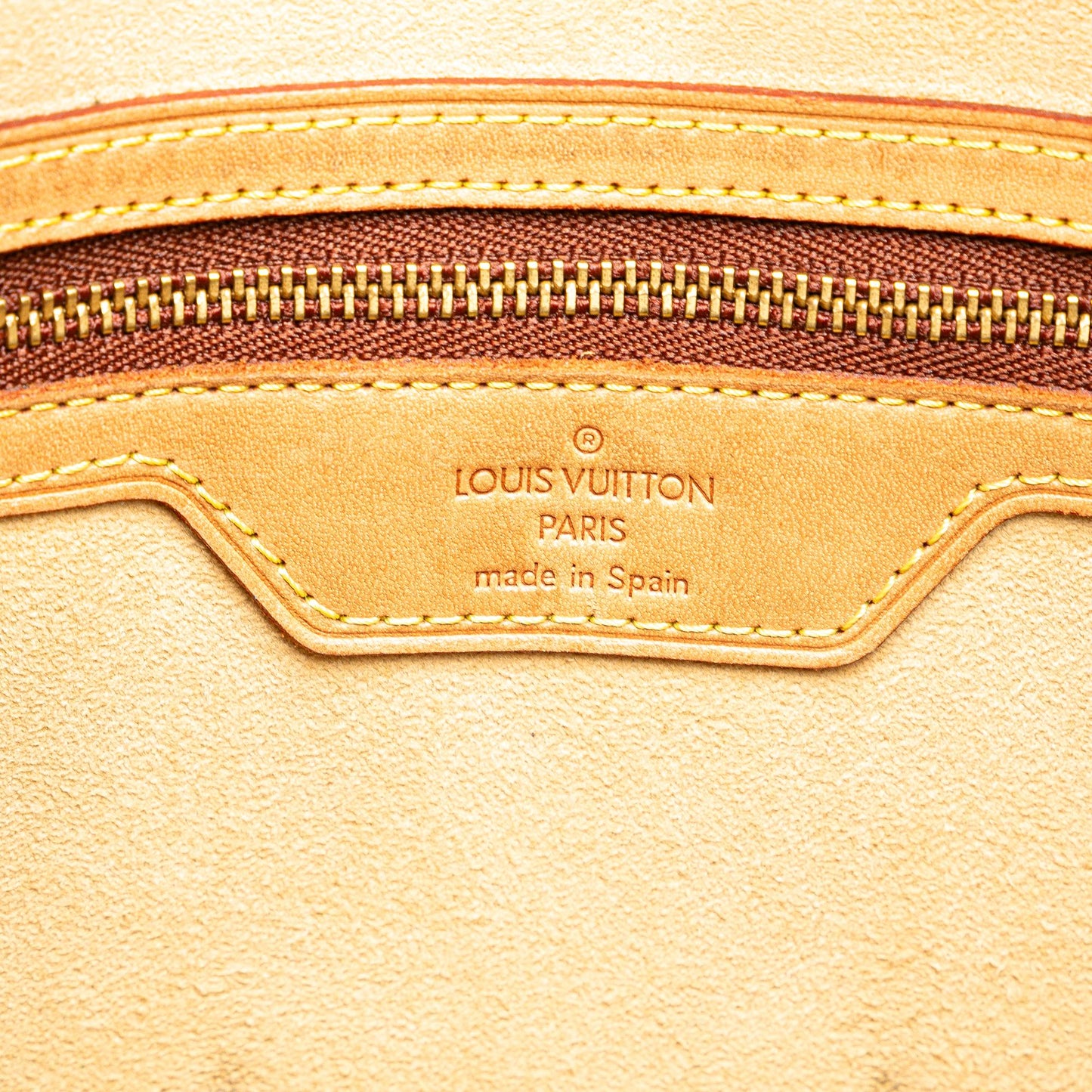 Louis Vuitton Monogram Luco (SHG-sl7LKG)