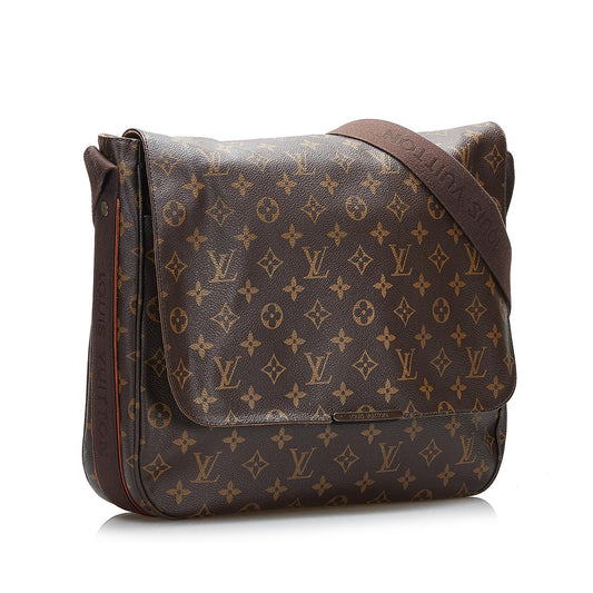 Louis Vuitton Monogram Macassar Bass MM (SHG-PAlLrk)
