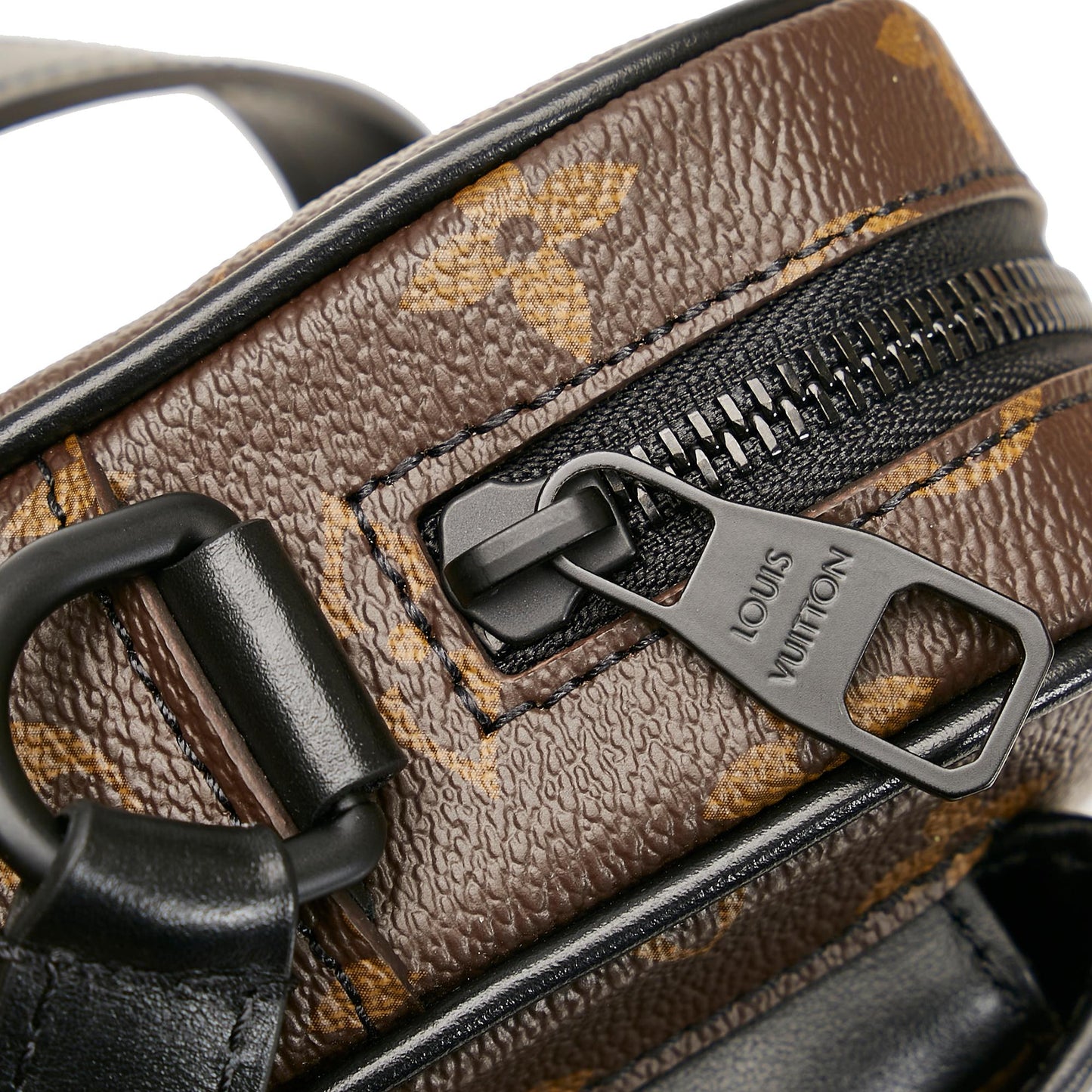 Louis Vuitton Monogram Macassar Christopher Wearable (SHG-Iwp5dc)