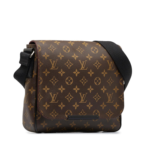 Louis Vuitton Monogram Macassar District PM (SHG-FXJXgs)