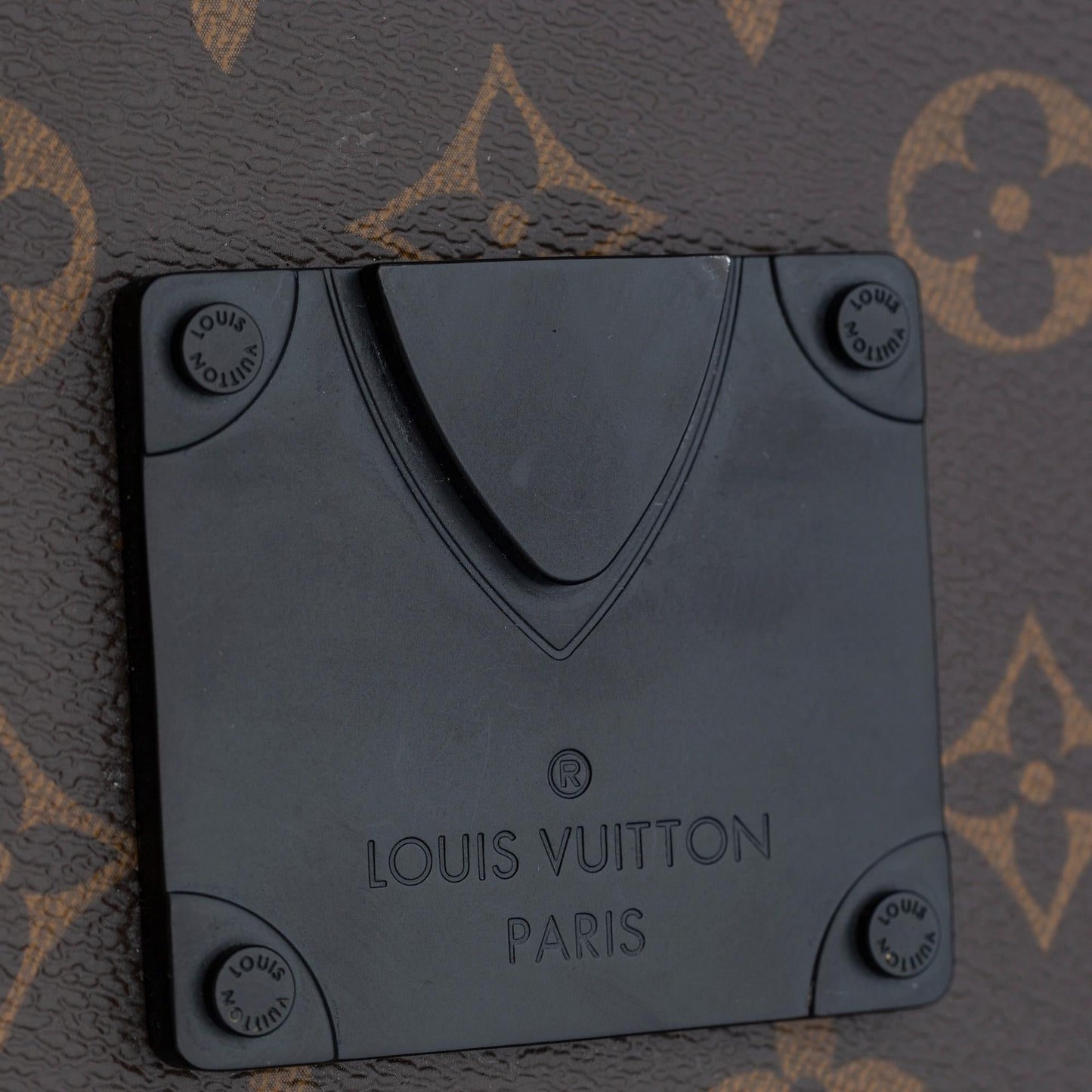 Louis Vuitton Monogram Macassar S Lock A4 Pouch (SHG-7uwojo)