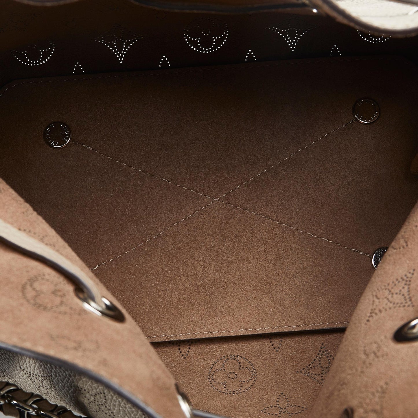 Louis Vuitton Monogram Mahina Bella (SHG-UXl6Gr)