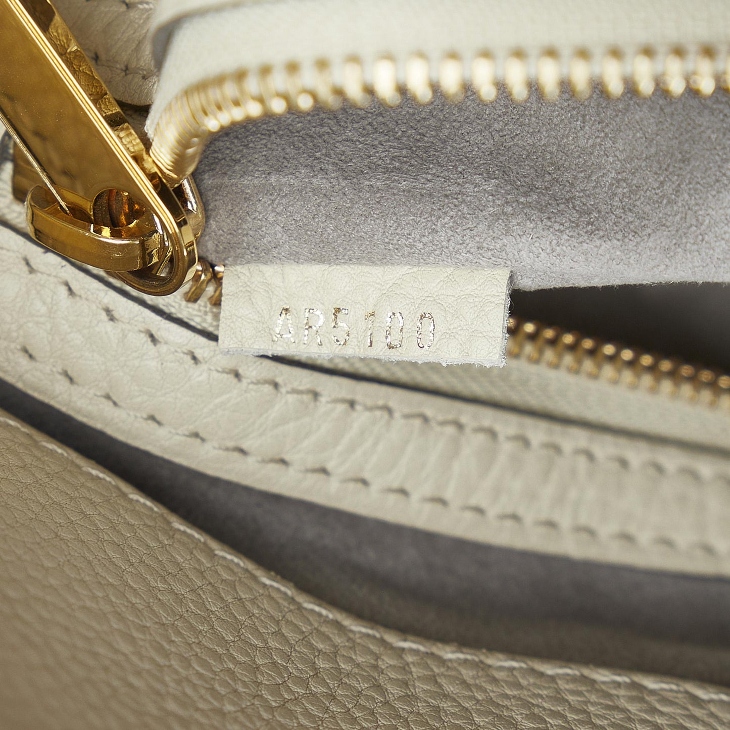 Louis Vuitton Monogram Mahina Cirrus MM (SHG-Cu24x5)