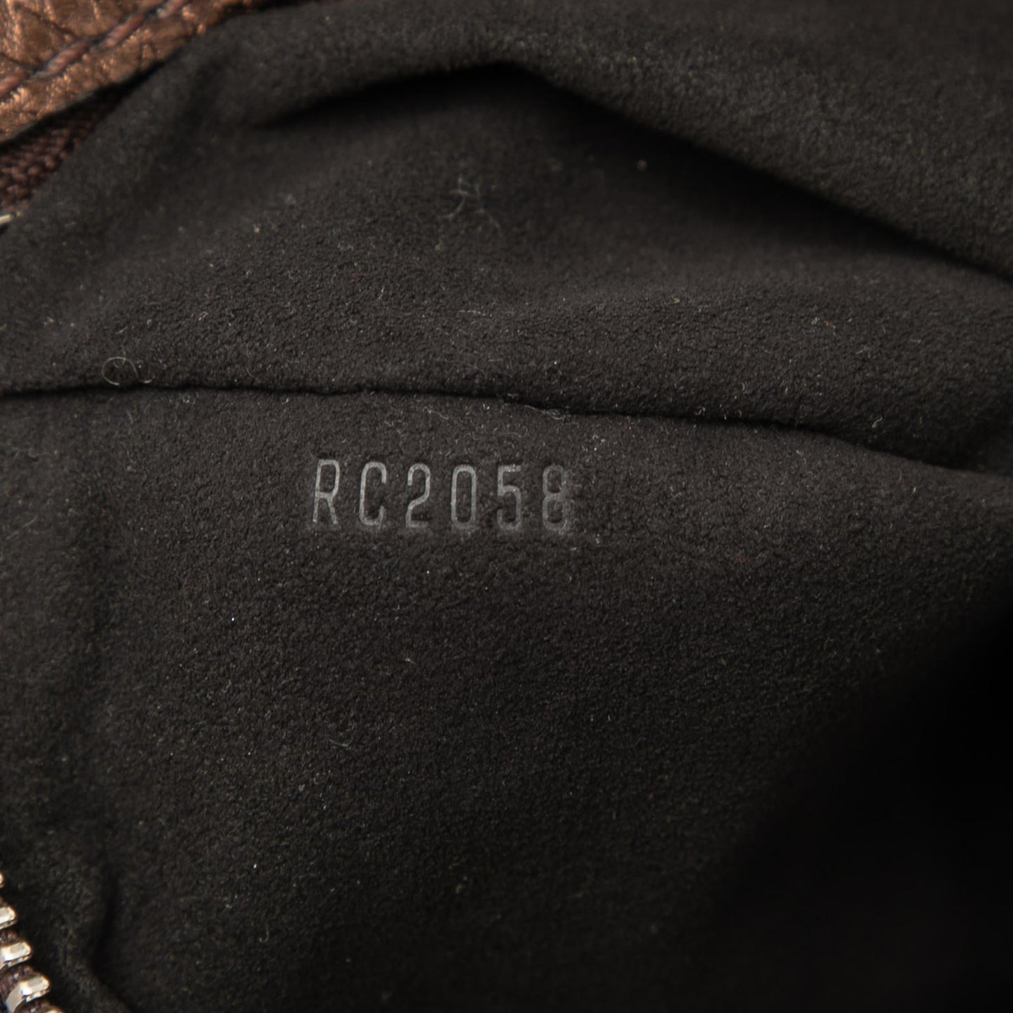 Louis Vuitton Monogram Mahina L Hobo
