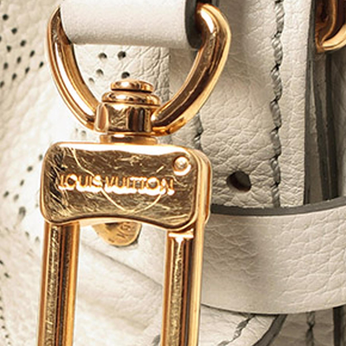 Louis Vuitton Monogram Mahina L (SHG-36688)