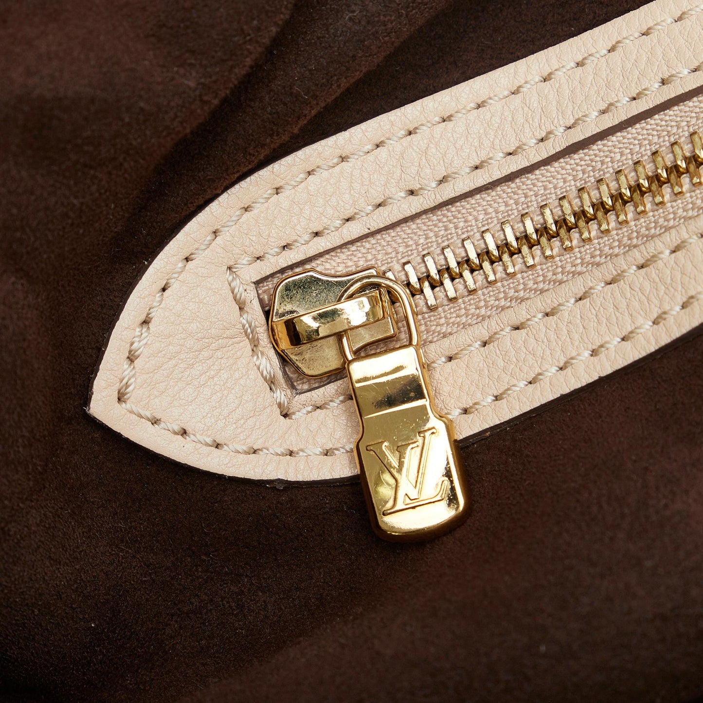 Louis Vuitton Monogram Mahina XL (SHG-W6fZuz)