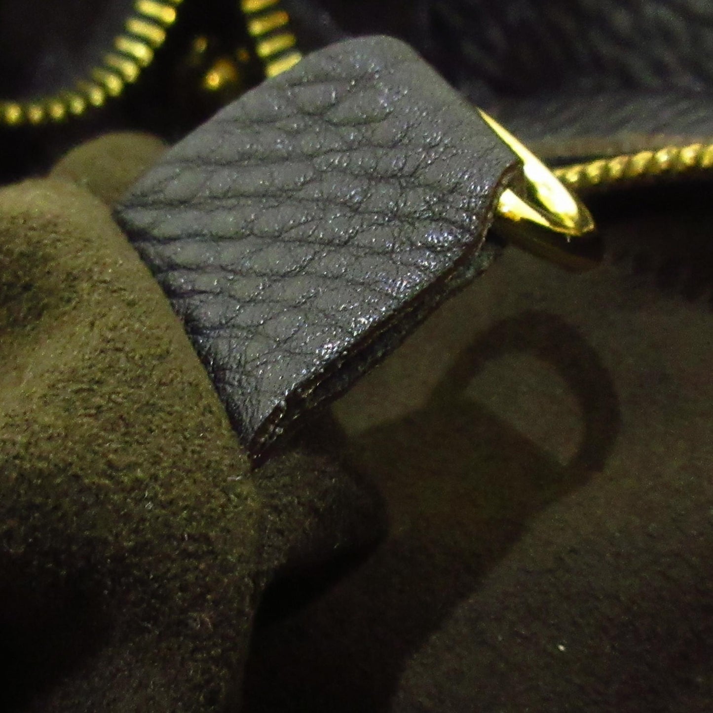 Louis Vuitton Monogram Mahina XS (SHG-34671)