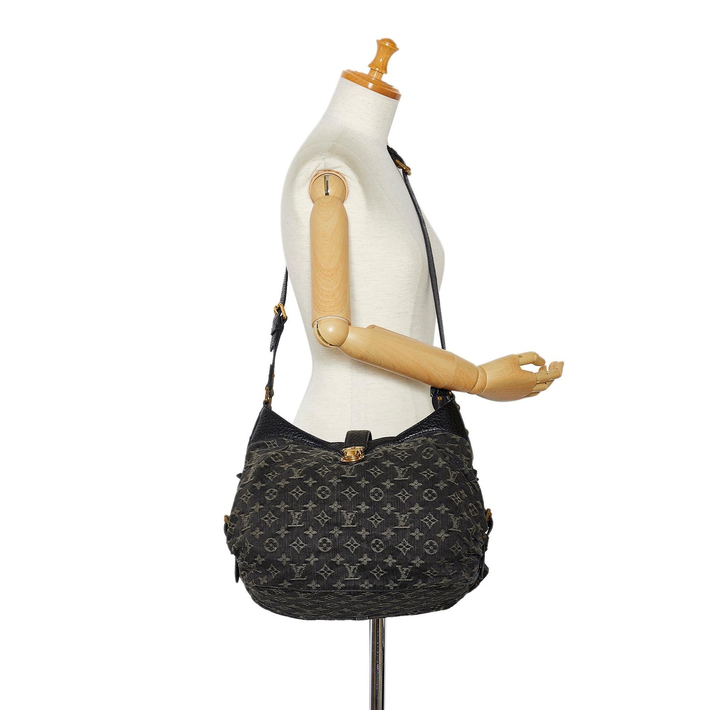 Louis Vuitton Monogram Mahina XS (SHG-XuZRDO)