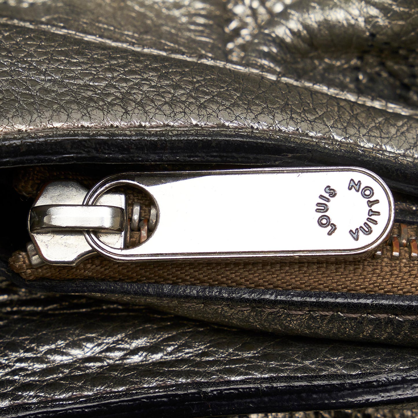 Louis Vuitton Monogram Mahina XS (SHG-JGuU6Y)