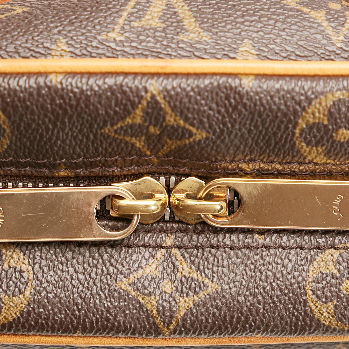Louis Vuitton Monogram Manhattan PM (SHG-35875)