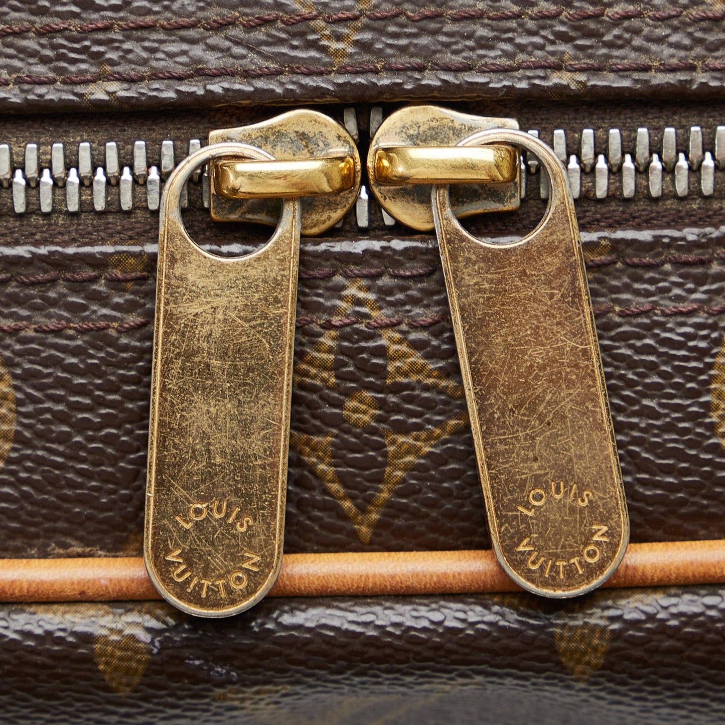 Louis Vuitton Monogram Manhattan PM (SHG-VrHjdB)