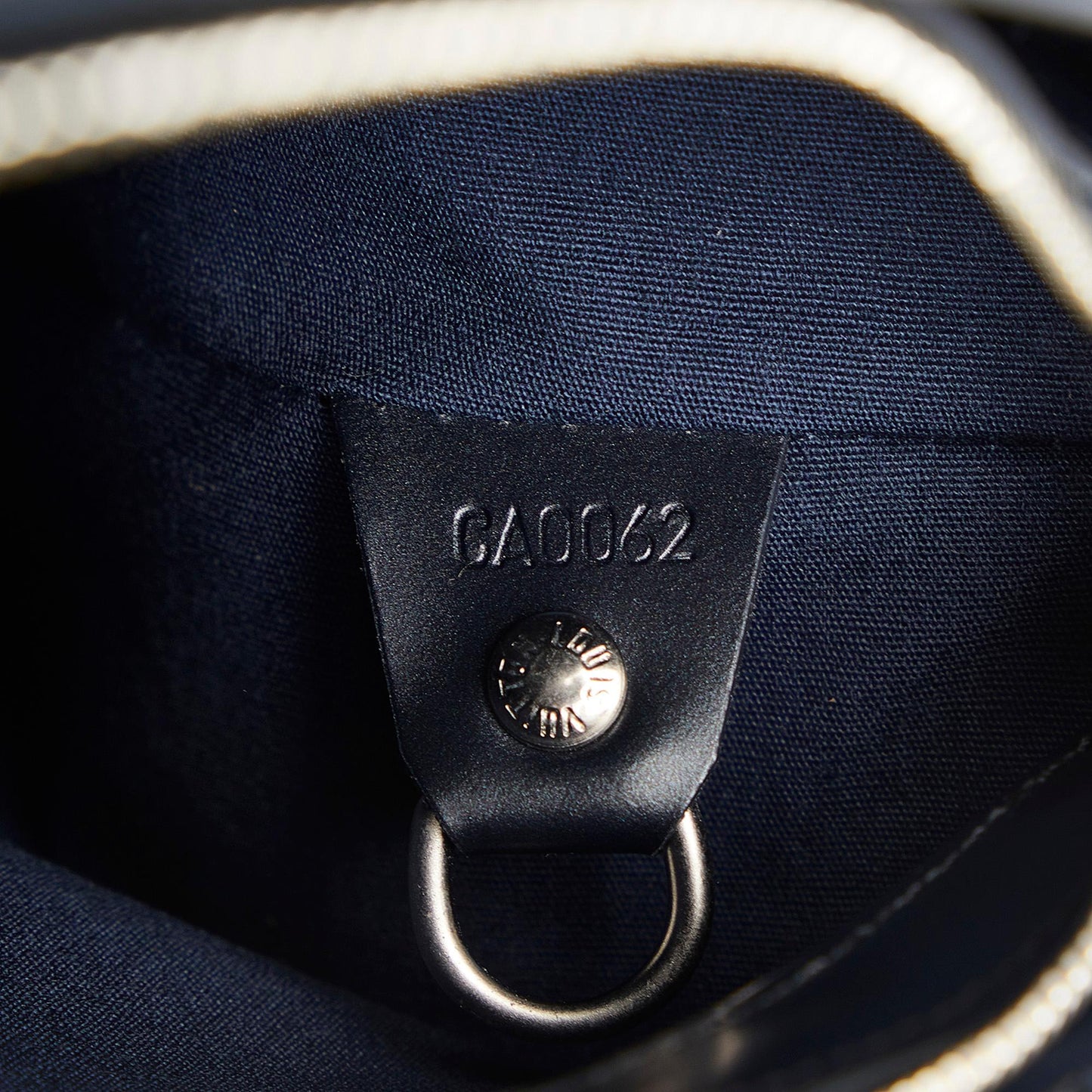 Louis Vuitton Monogram Mat Alston (SHG-VQO88I)