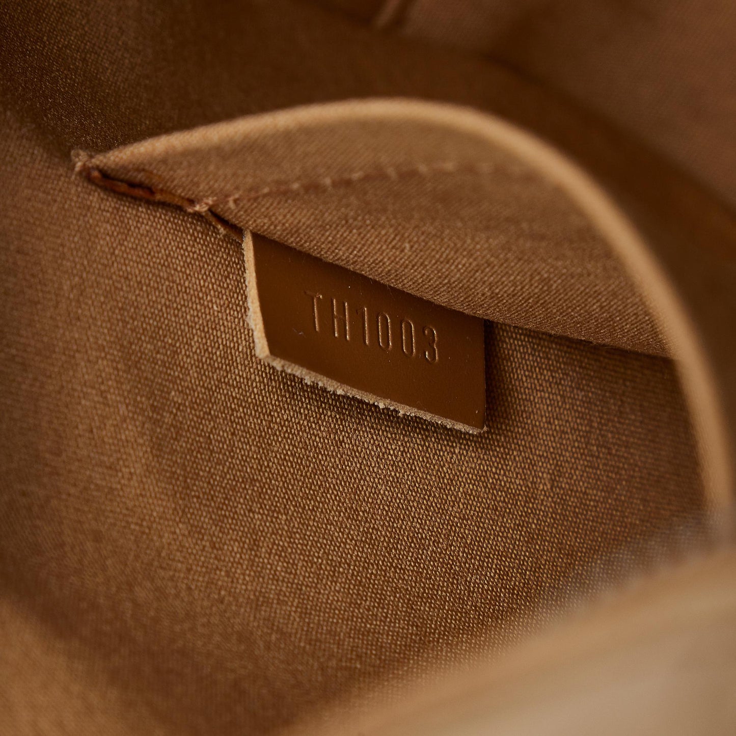 Louis Vuitton Monogram Mat Shelton (SHG-sHpoFt)