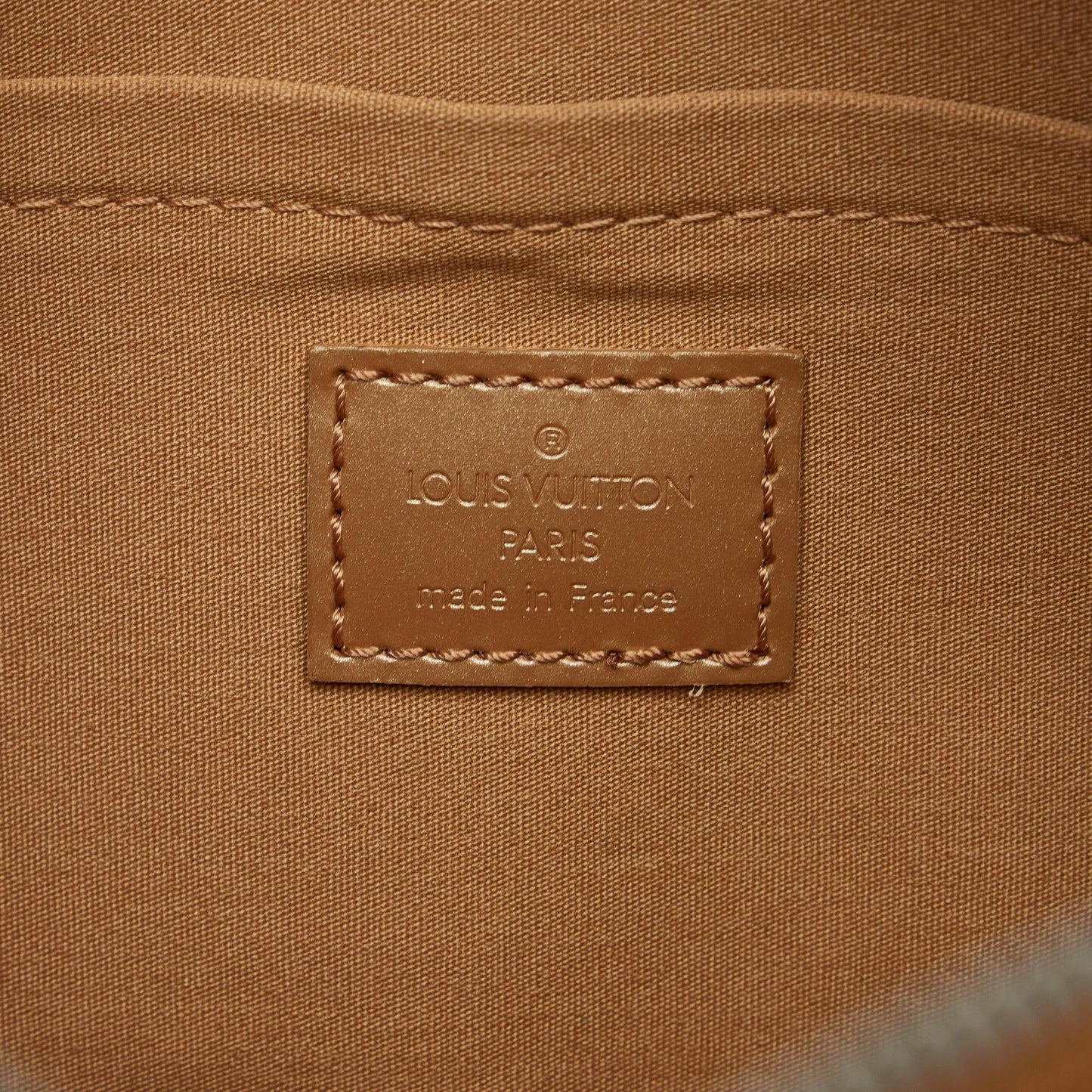 Louis Vuitton Monogram Mat Shelton (SHG-sHpoFt)