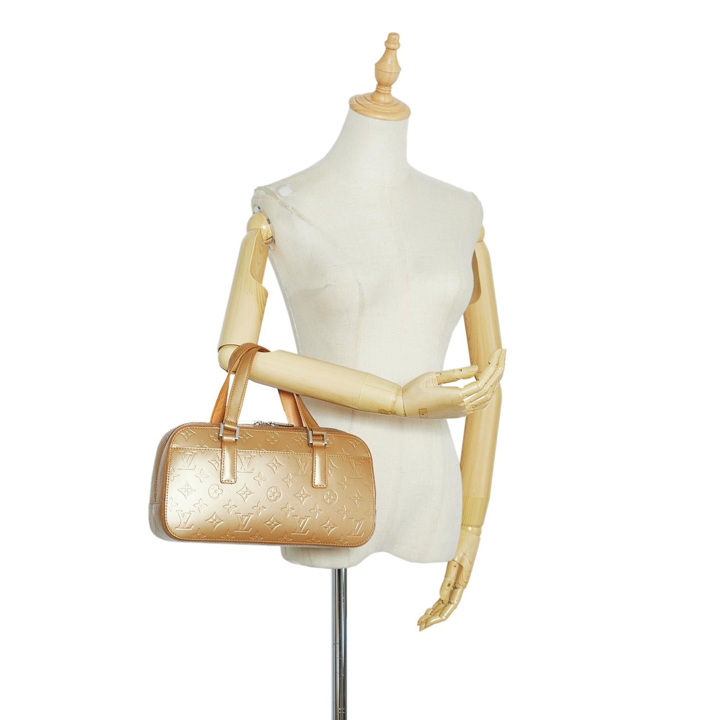 Louis Vuitton Monogram Mat Shelton (SHG-sHpoFt)